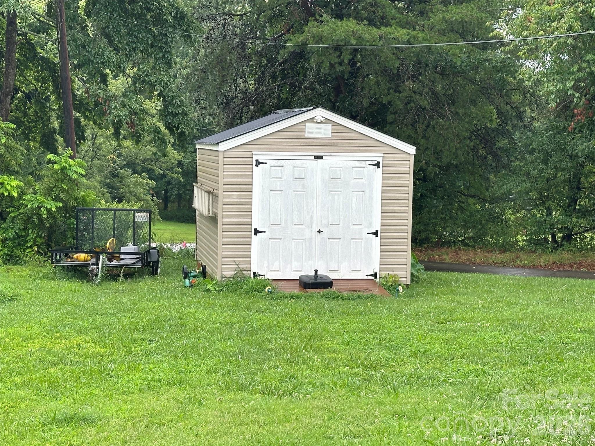 1807 Forest Hills Park Property Photo 31