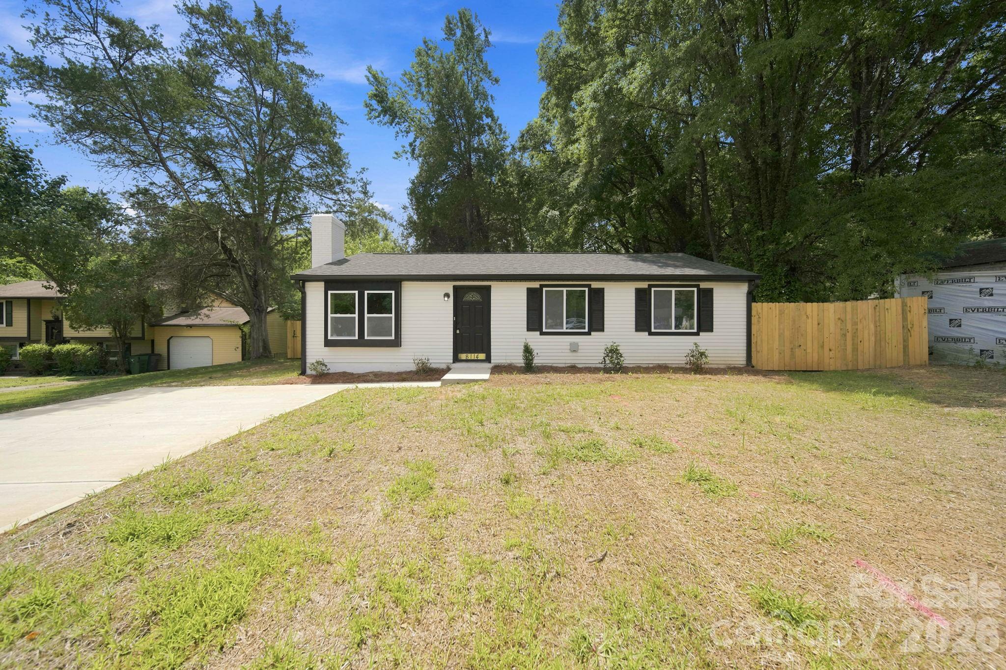 8114 Holly Hill Road Property Photo 1