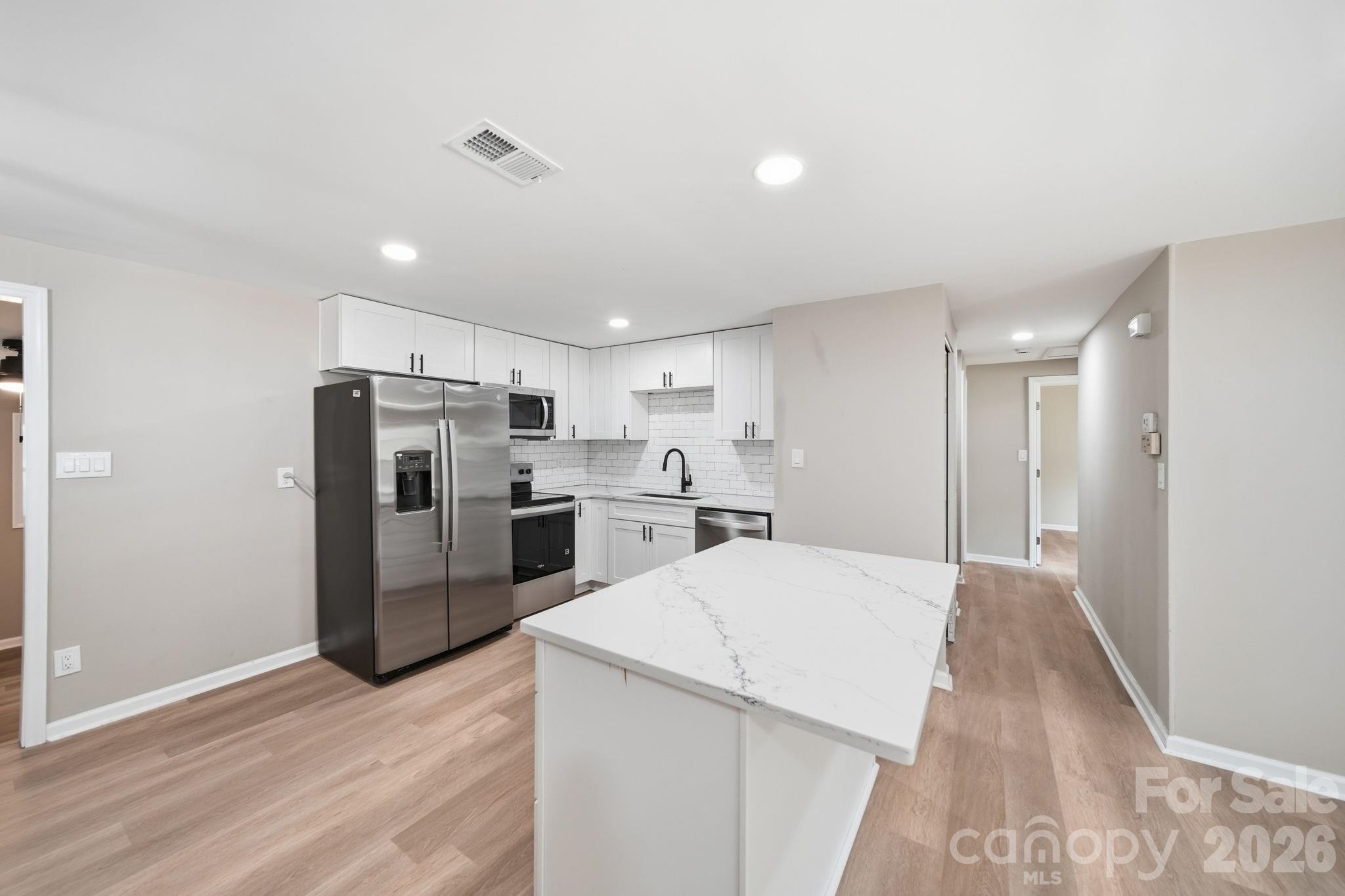8114 Holly Hill Road Property Photo 3
