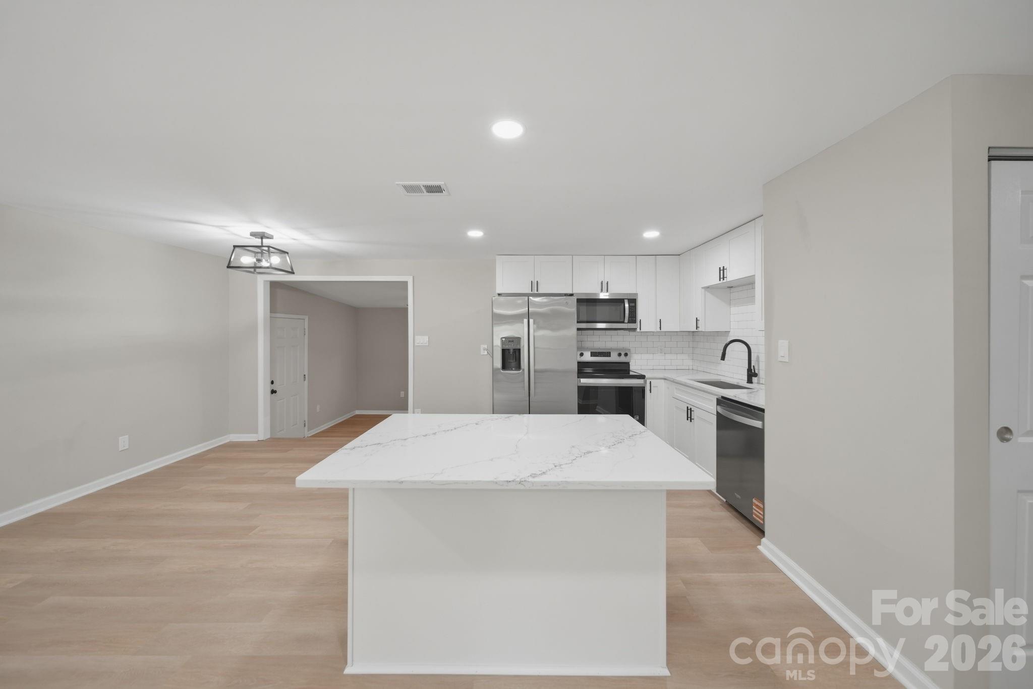 8114 Holly Hill Road Property Photo 8