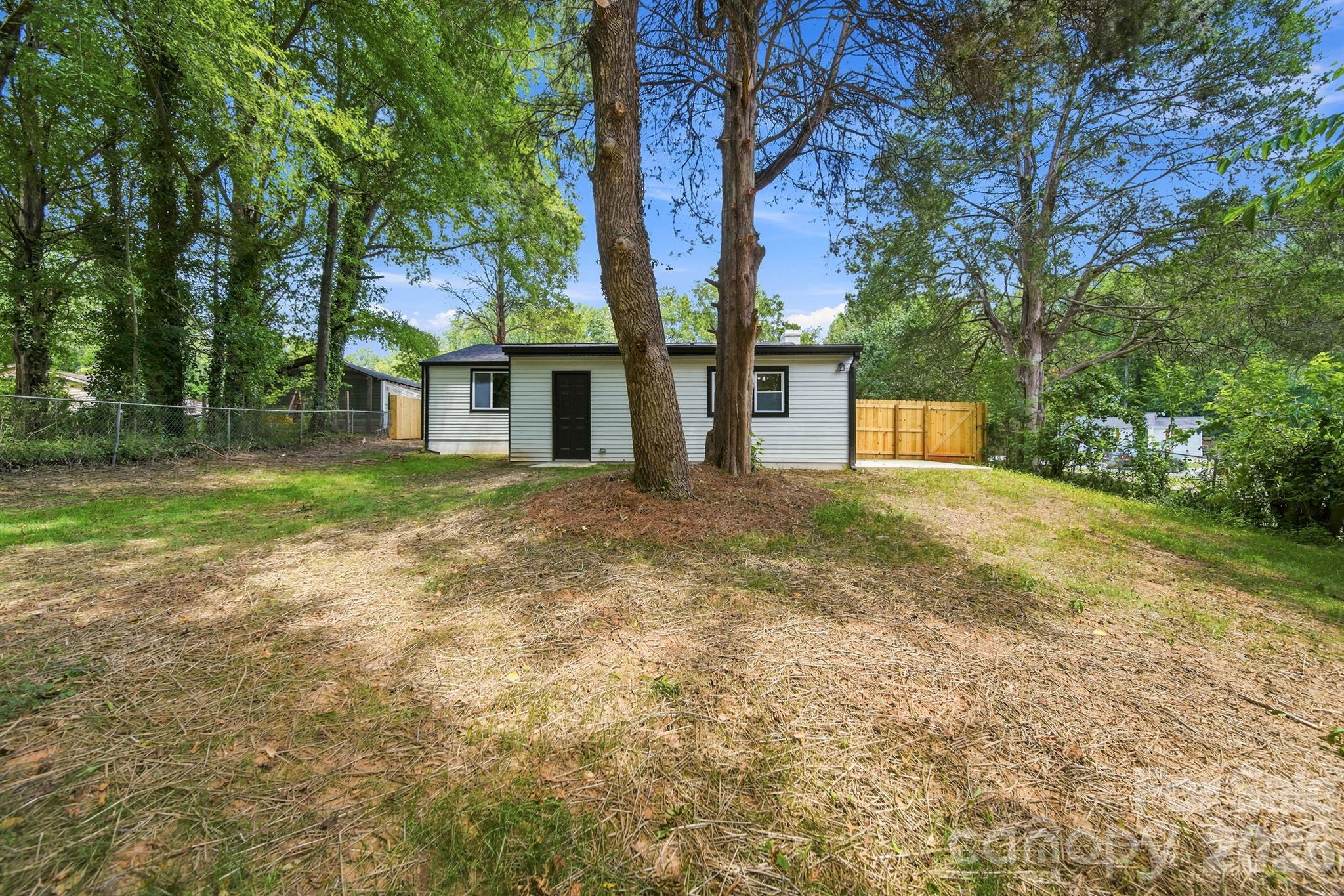 8114 Holly Hill Road Property Photo 18