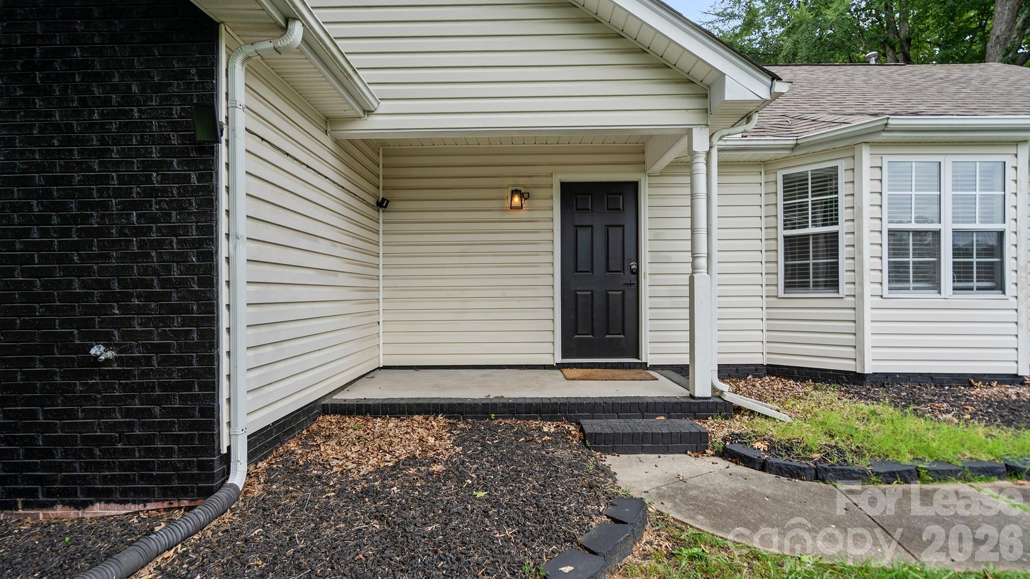3320 Whitebridge Lane Property Photo 2