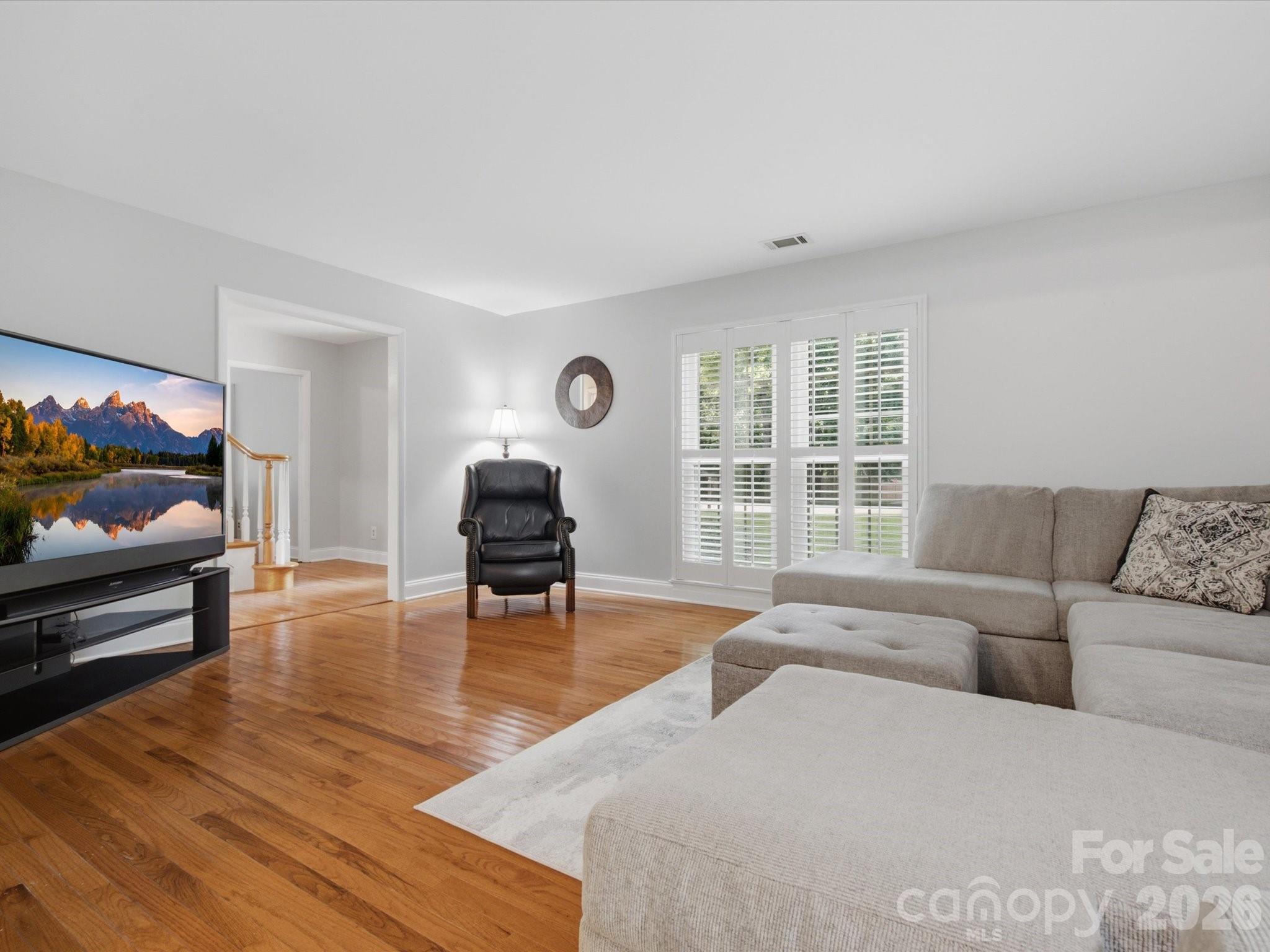 9732 Leeswood Lane Property Photo 7
