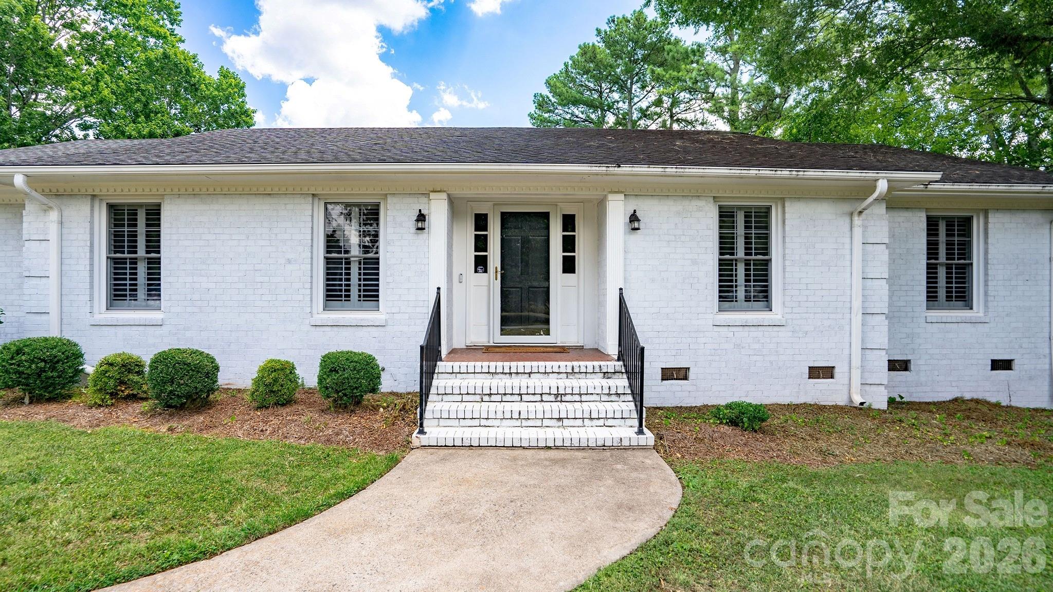 2222 Kings Drive Property Photo 1