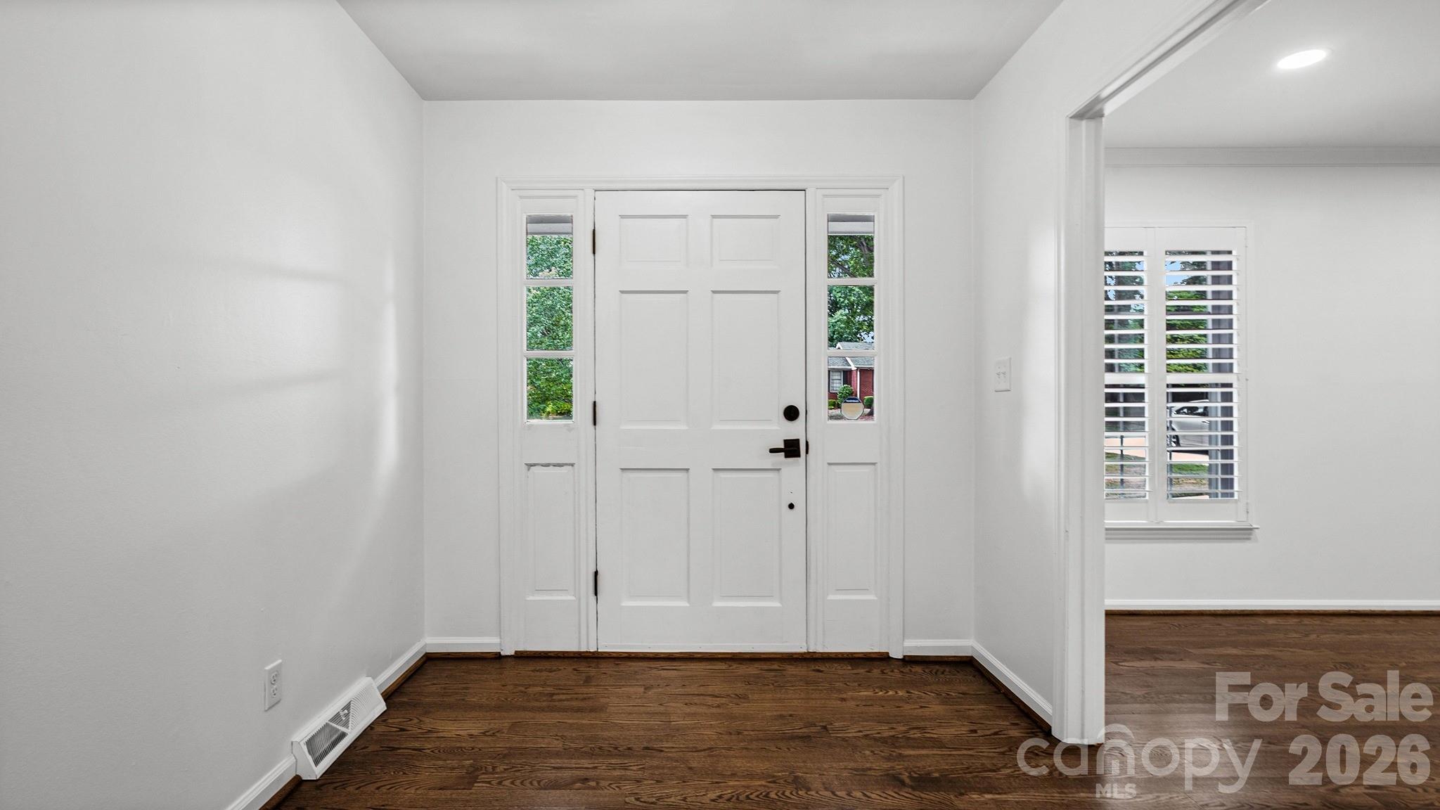 2222 Kings Drive Property Photo 4