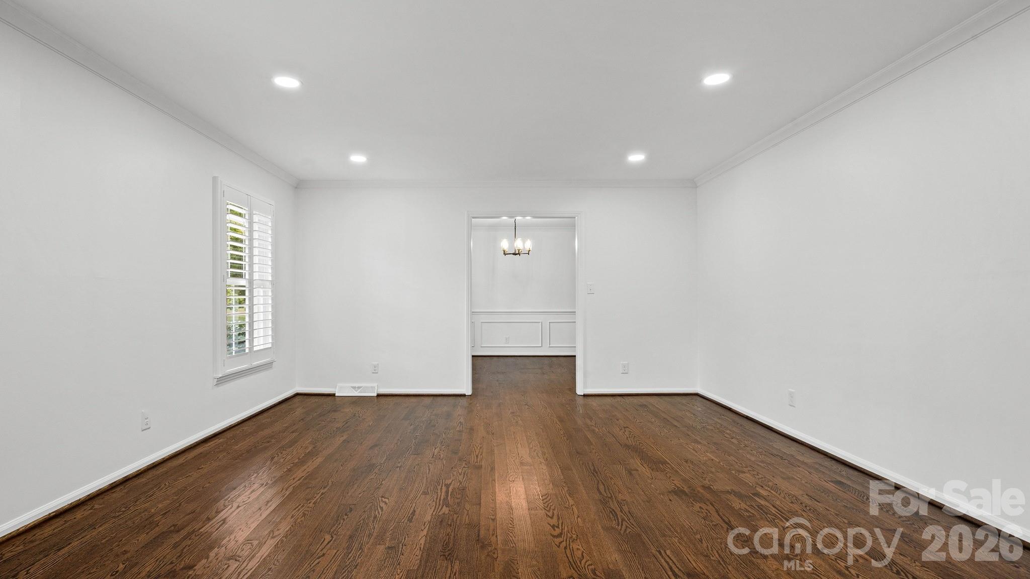 2222 Kings Drive Property Photo 5