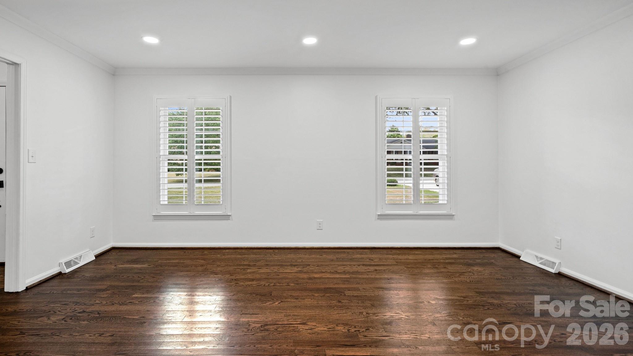 2222 Kings Drive Property Photo 6