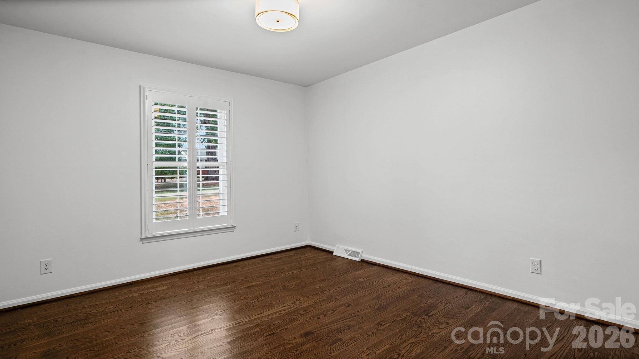 2222 Kings Drive Property Photo 22