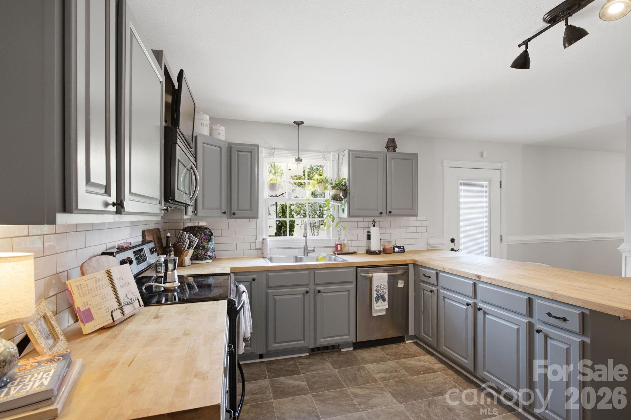 63 Frost Lane Property Photo 24