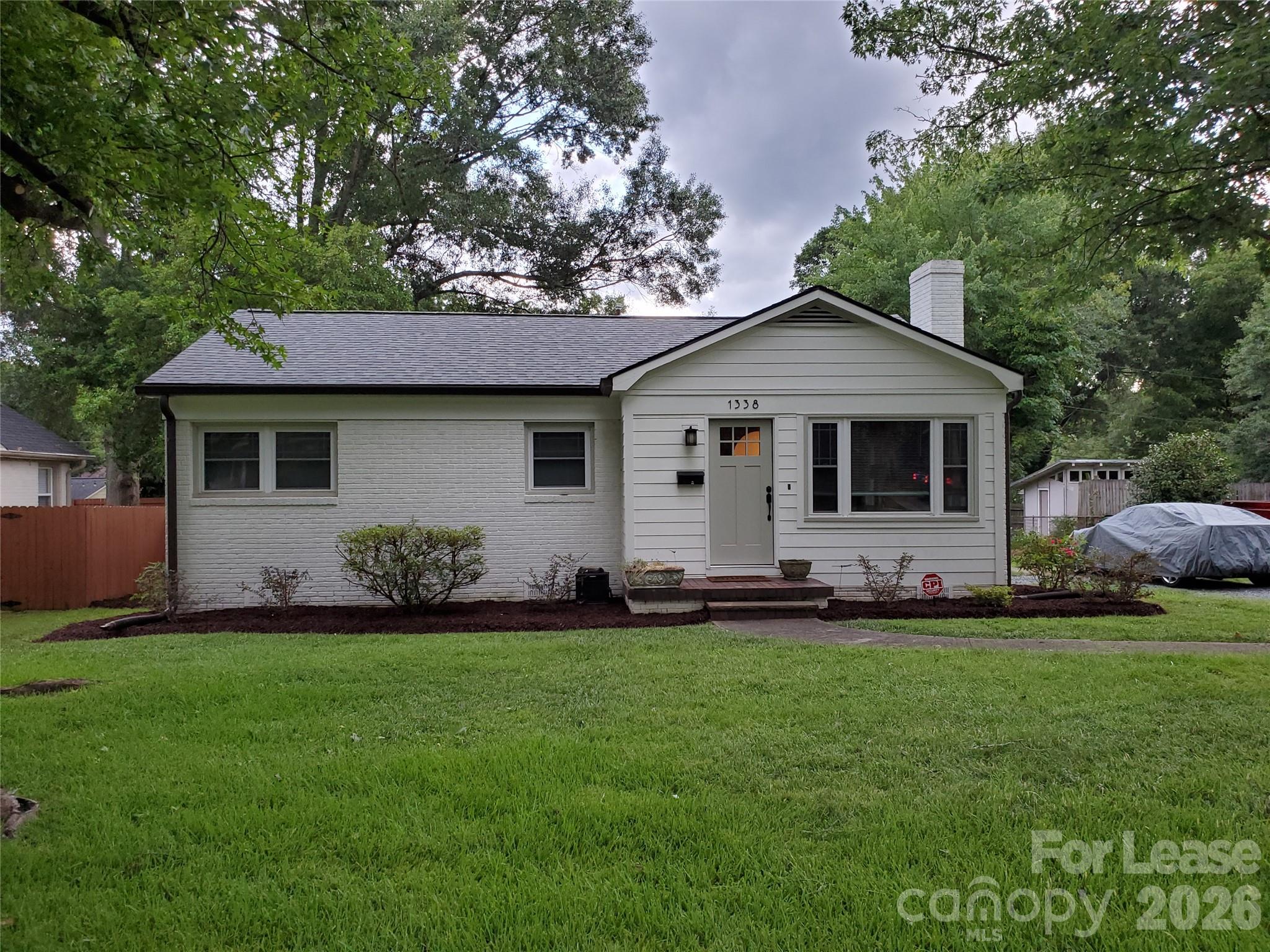 1338 Dresden Drive Property Photo 2