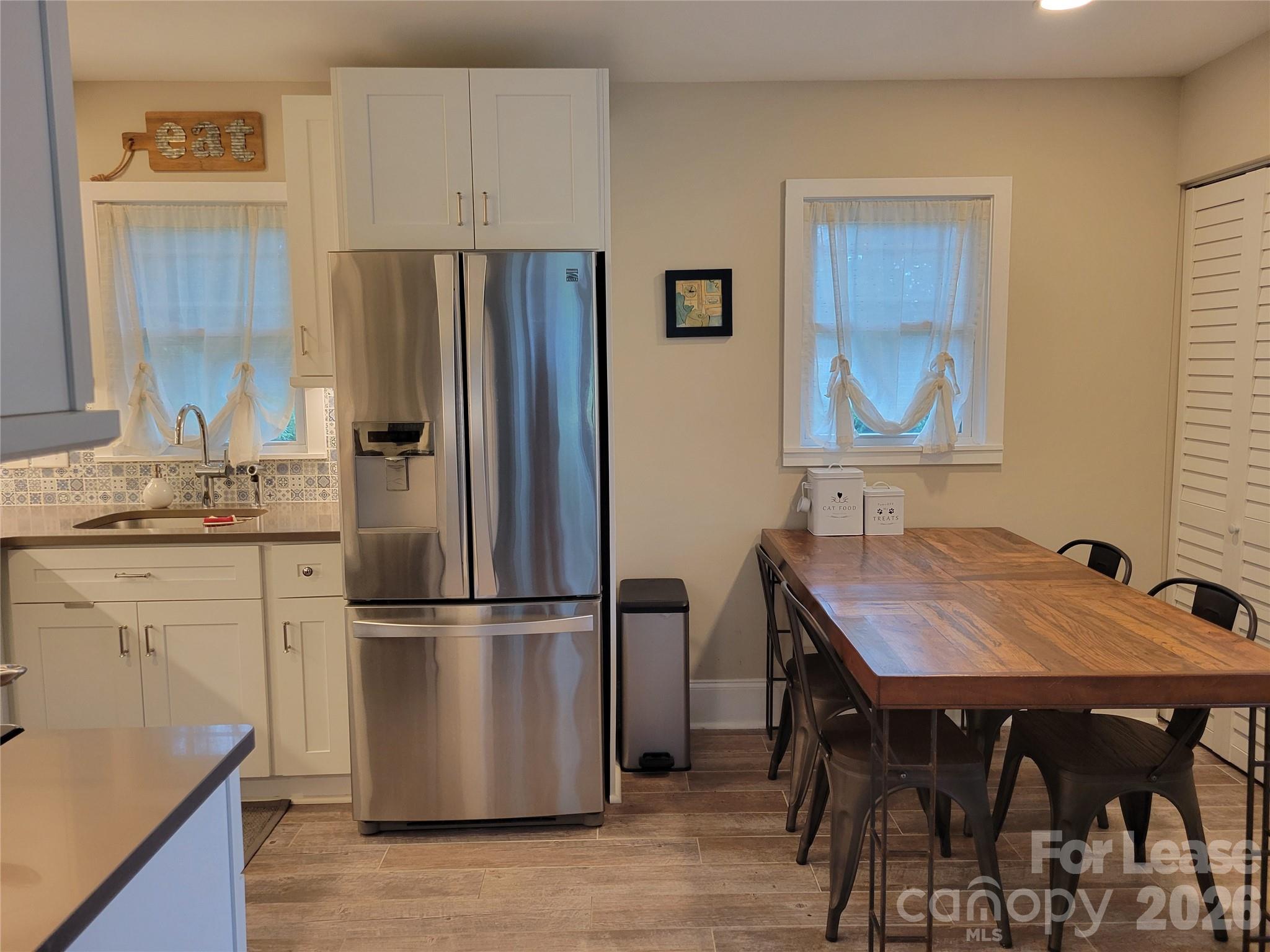 1338 Dresden Drive Property Photo 6