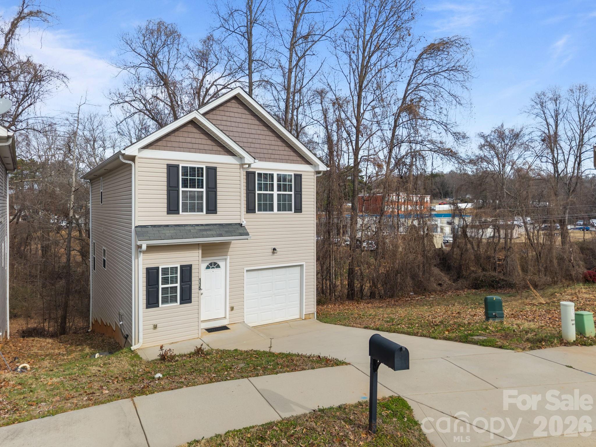 115 Lookout Point Place Property Photo 3