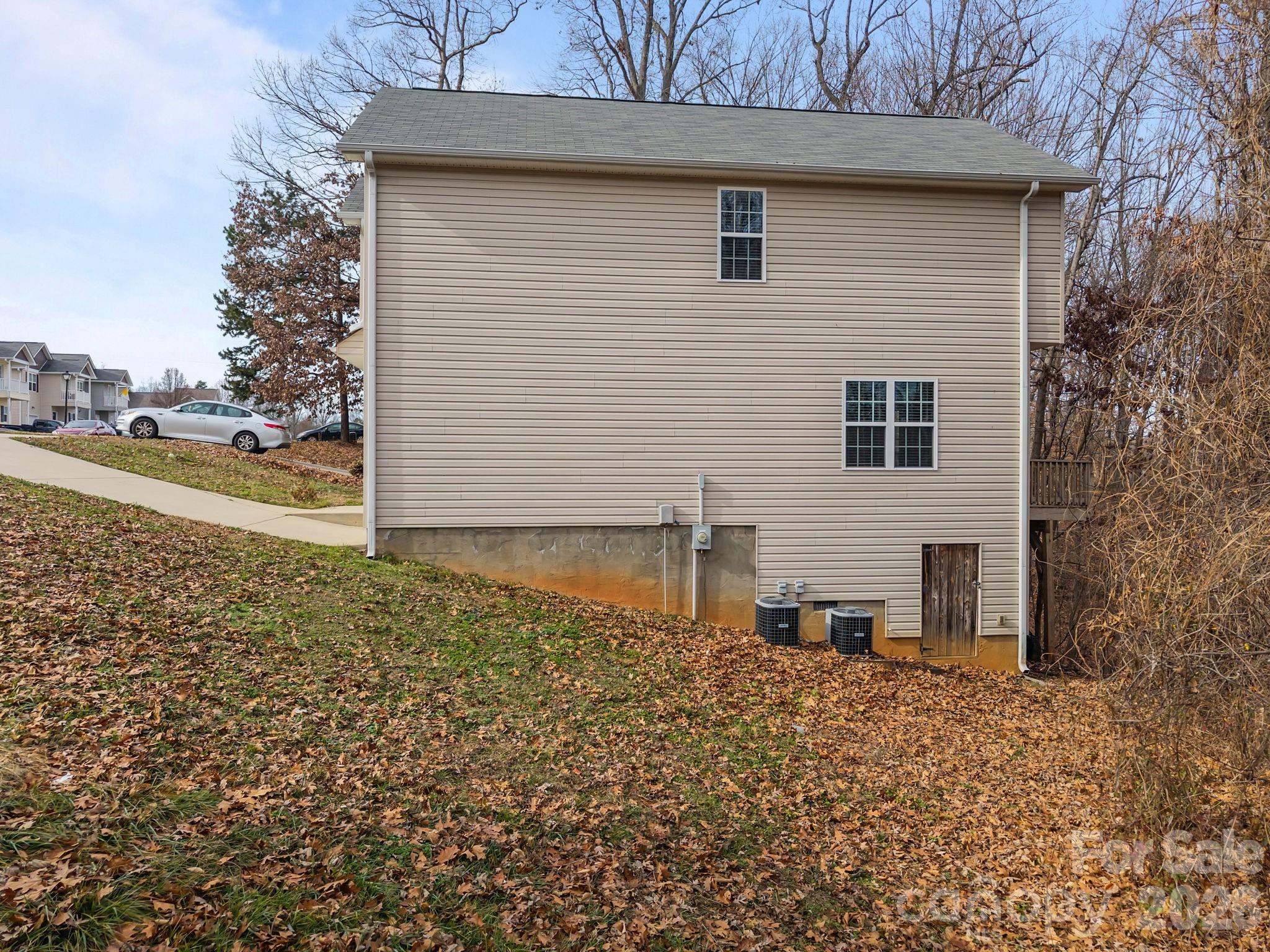 115 Lookout Point Place Property Photo 5