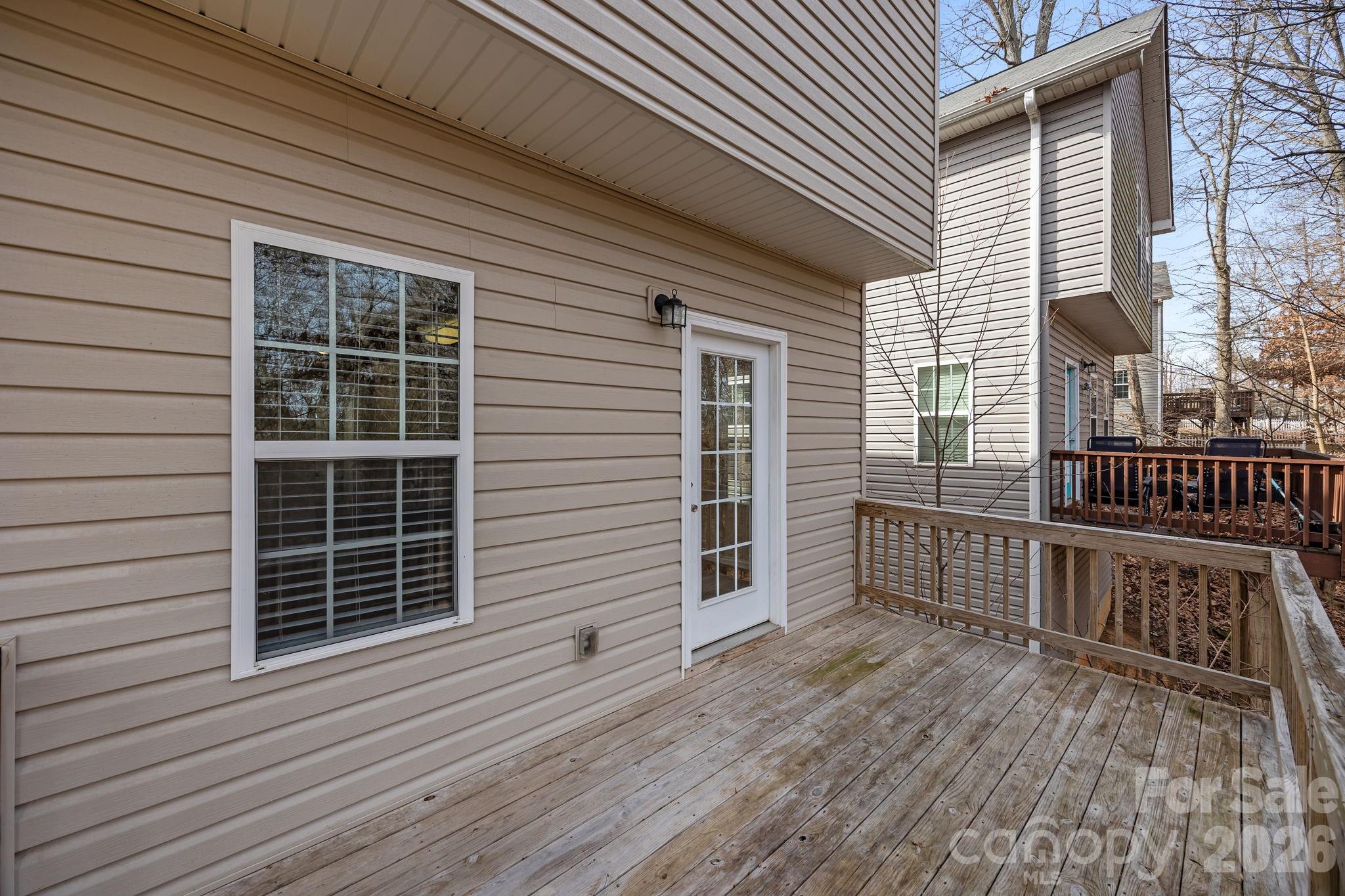 115 Lookout Point Place Property Photo 9