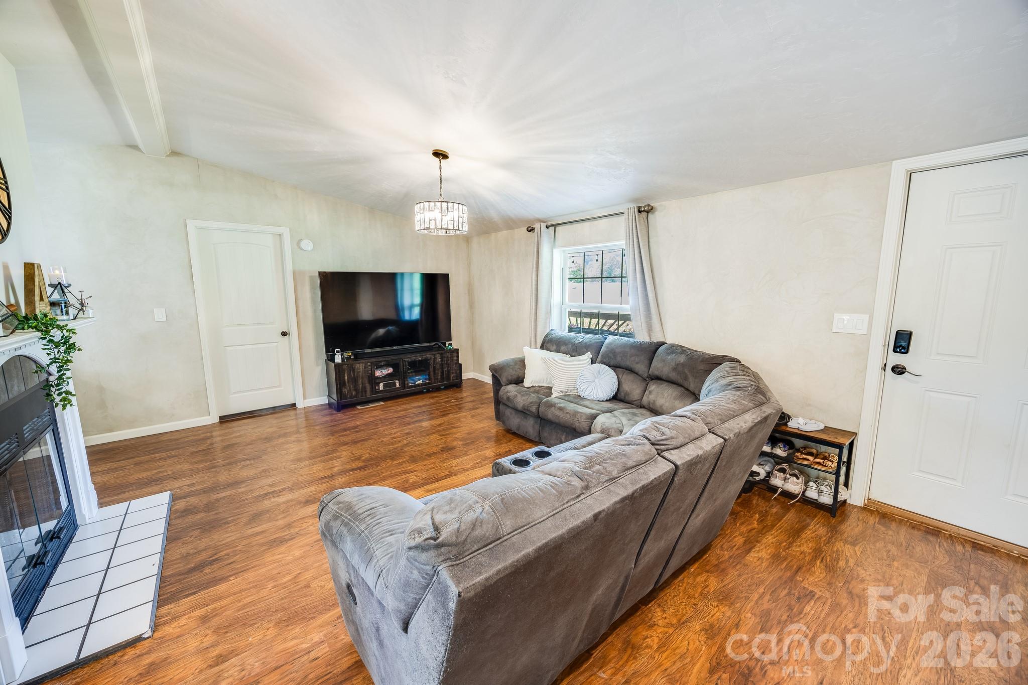 105 Short Meadow Drive Property Photo 6
