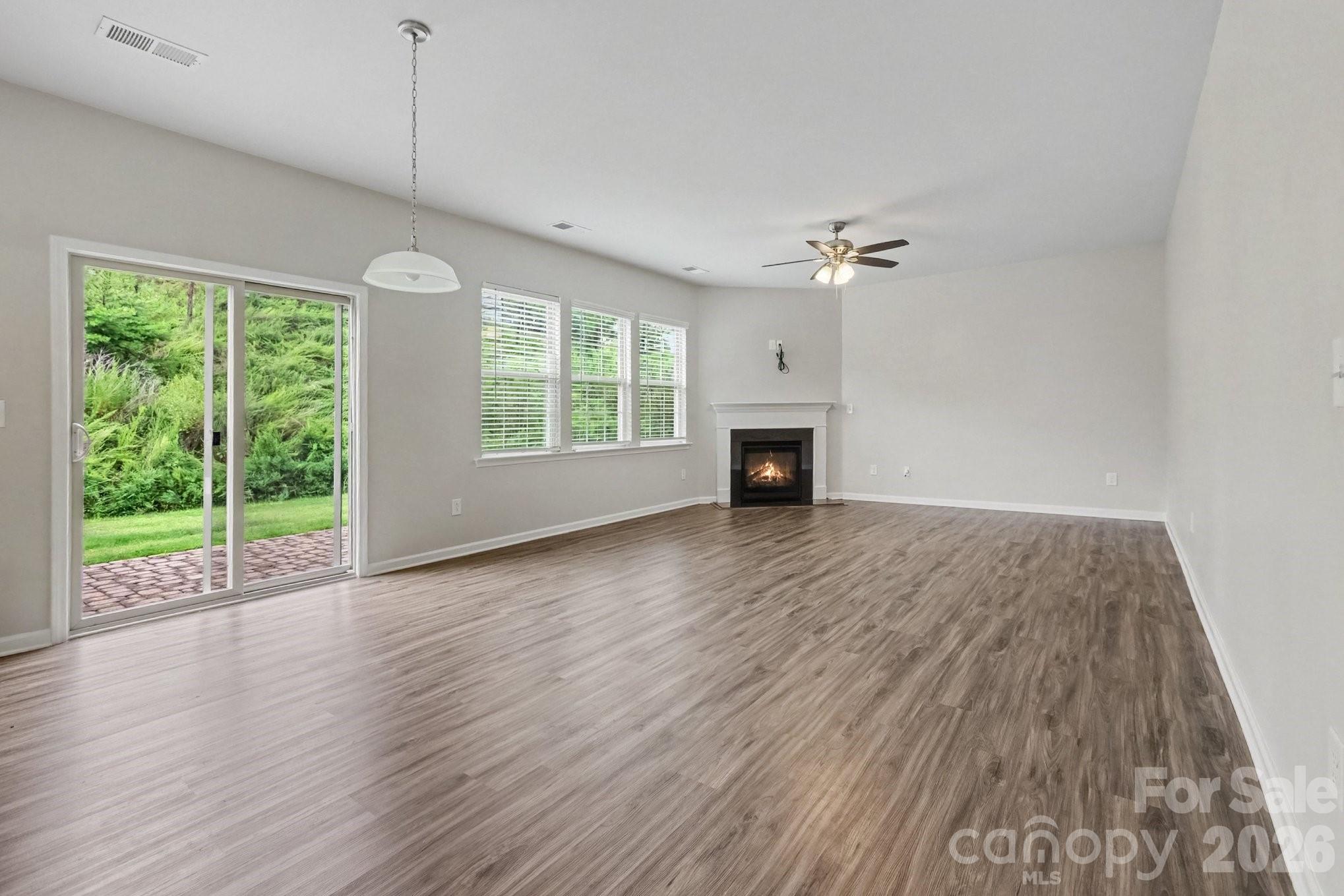 16846 Cozy Cove Road Property Photo 4