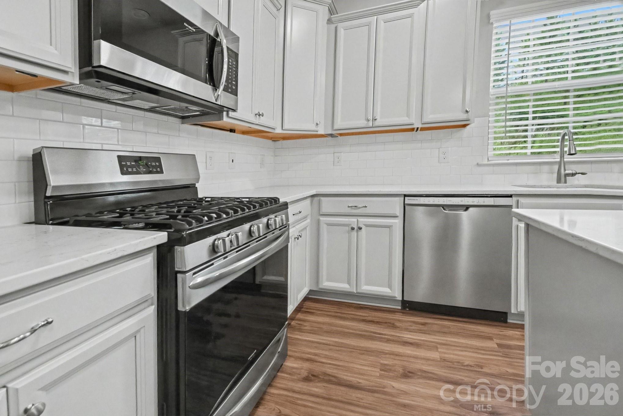 16846 Cozy Cove Road Property Photo 8
