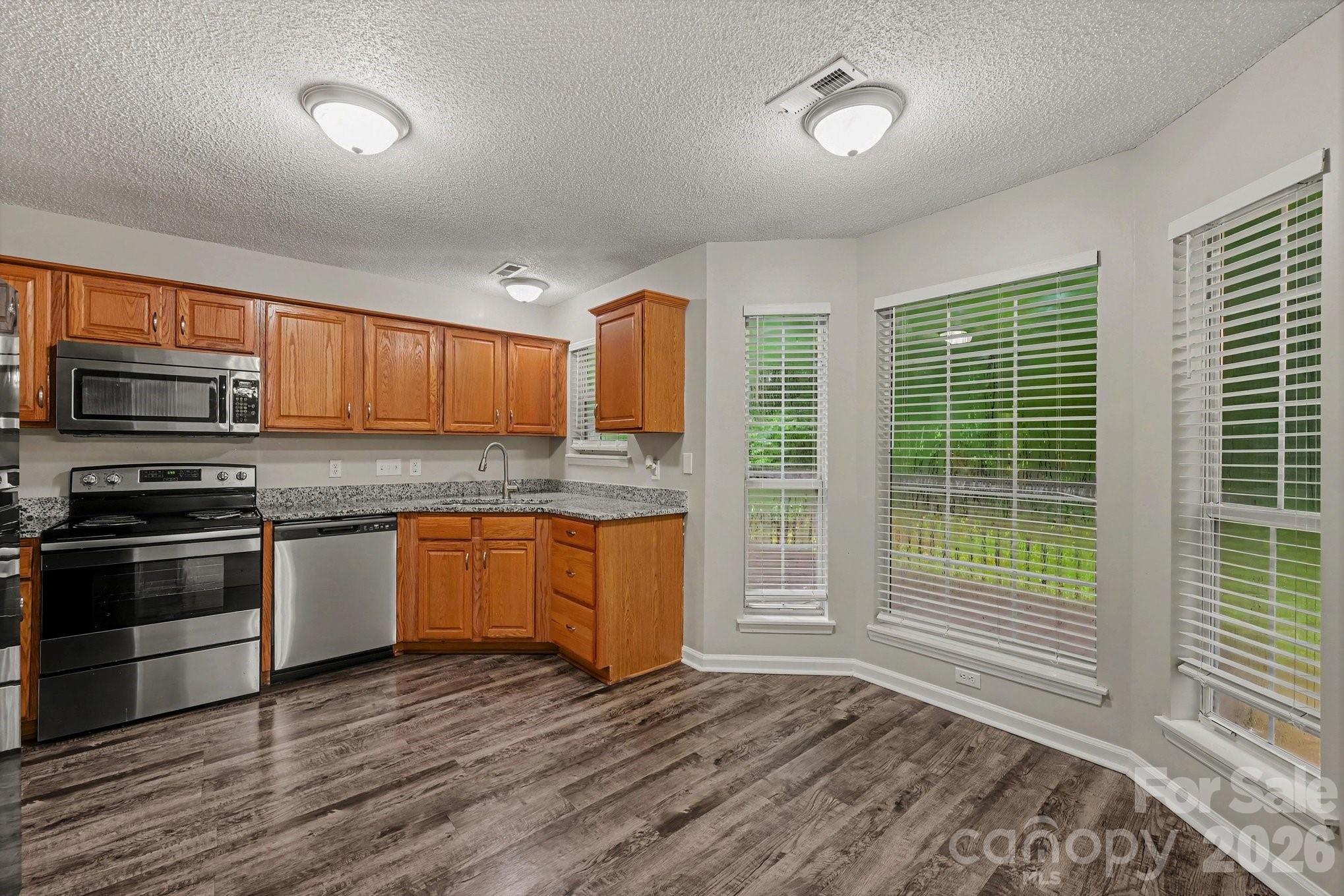 8722 Woodhill Manor Court Property Photo 7
