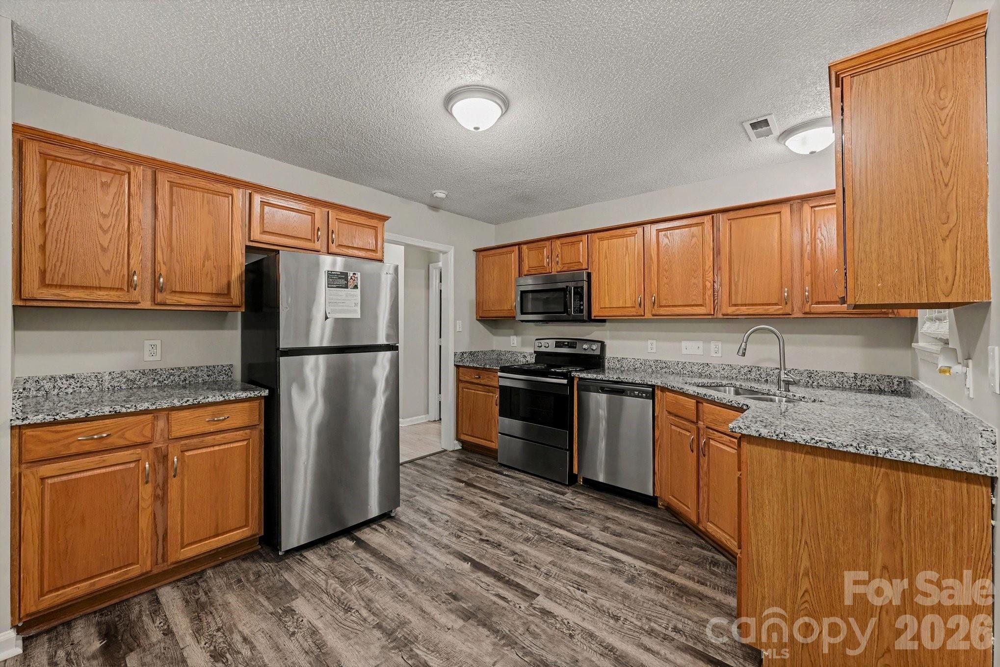 8722 Woodhill Manor Court Property Photo 9