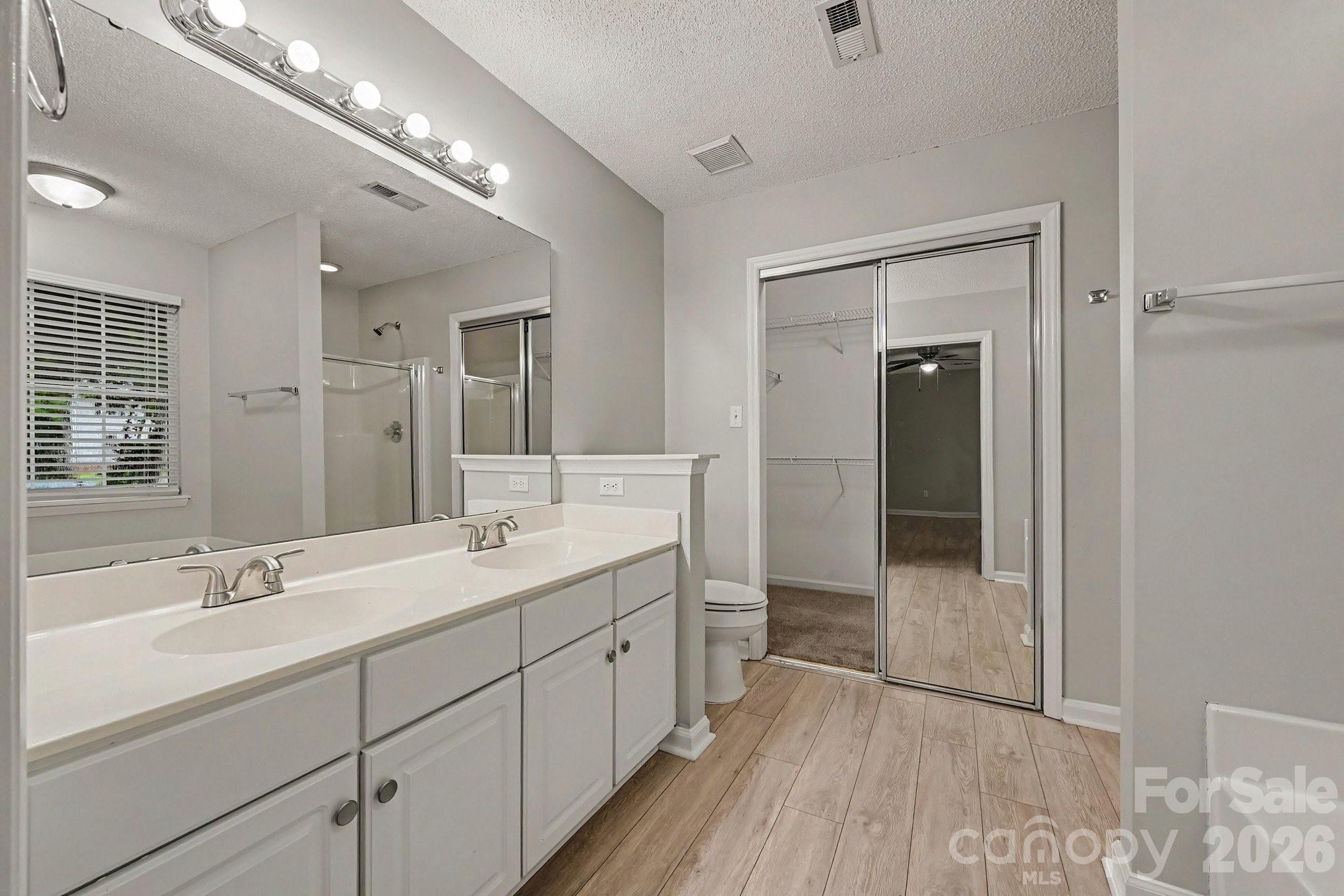 8722 Woodhill Manor Court Property Photo 17