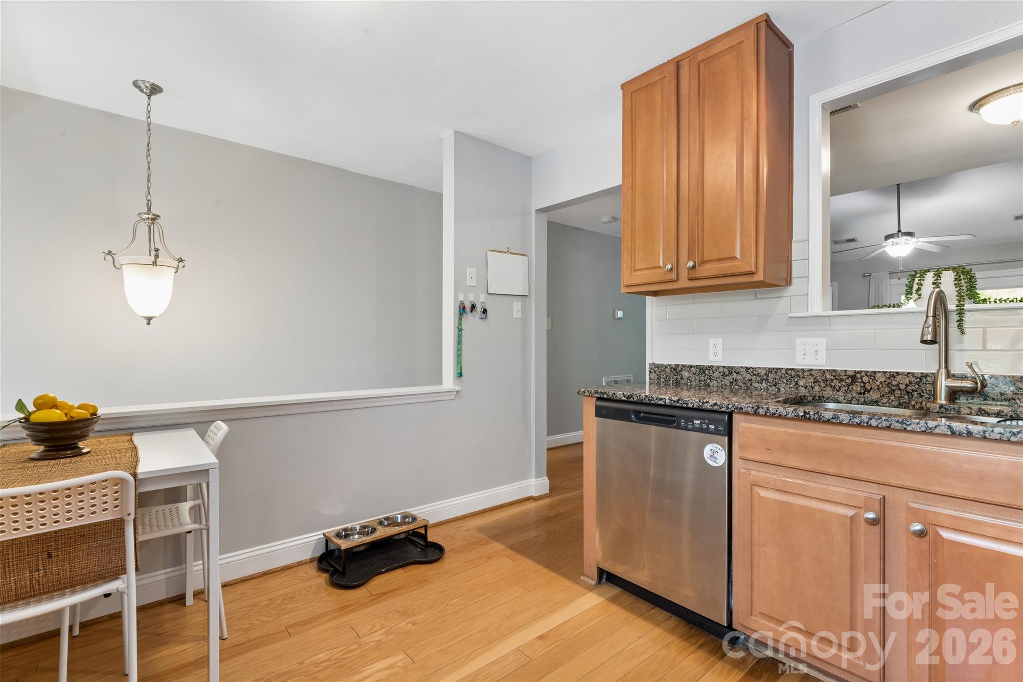 1806 Fairlawn Court Property Photo 7