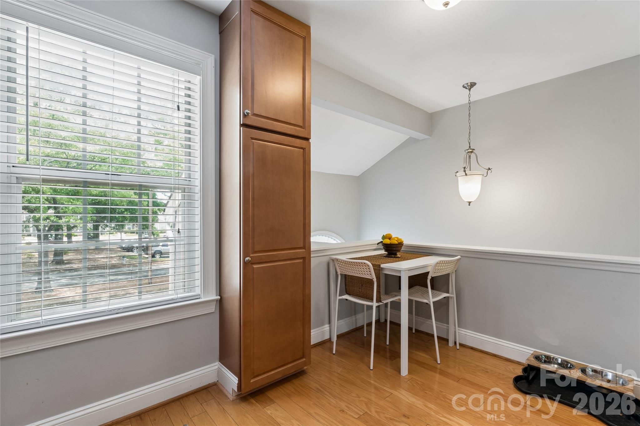1806 Fairlawn Court Property Photo 8
