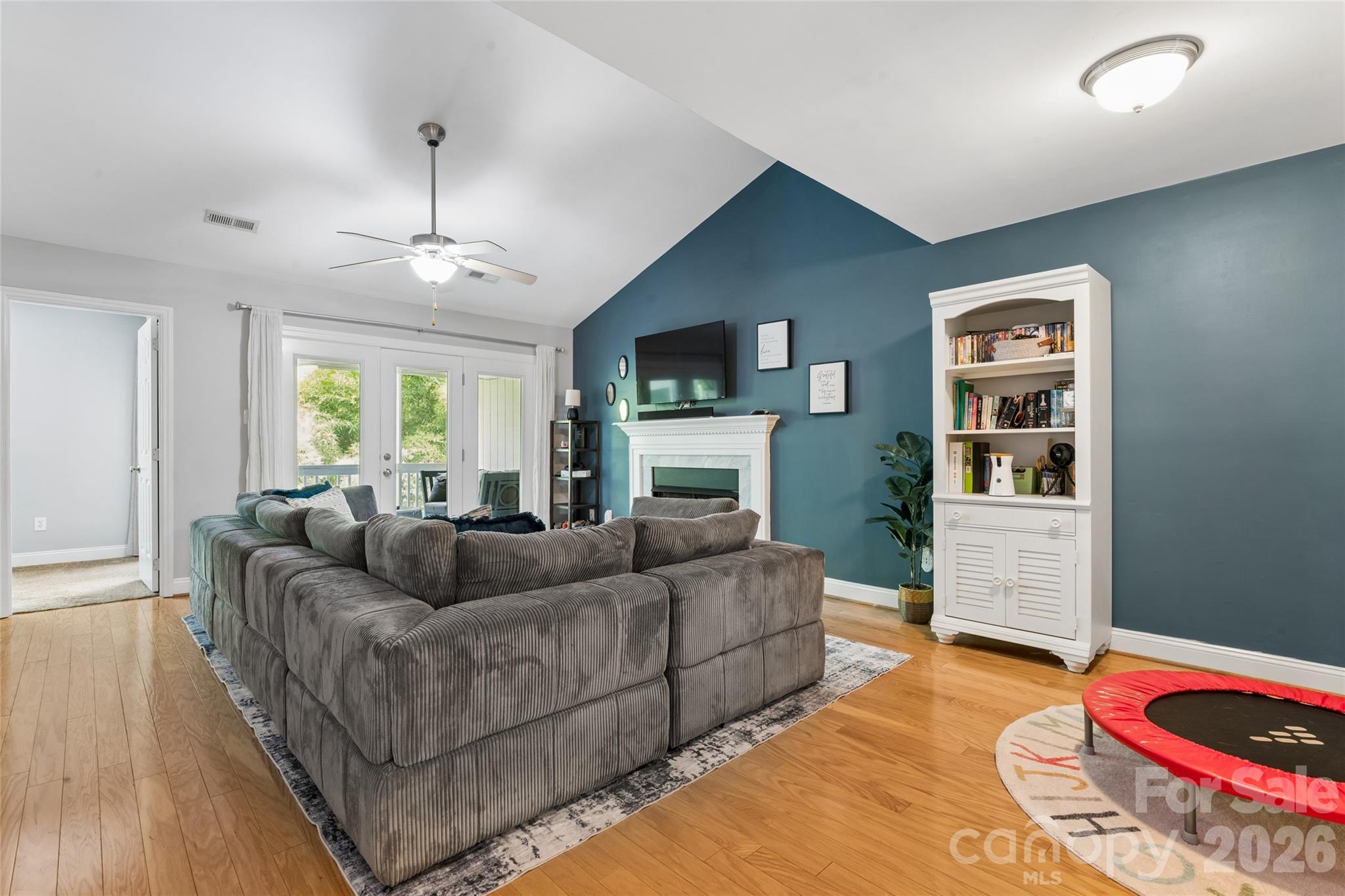 1806 Fairlawn Court Property Photo 12