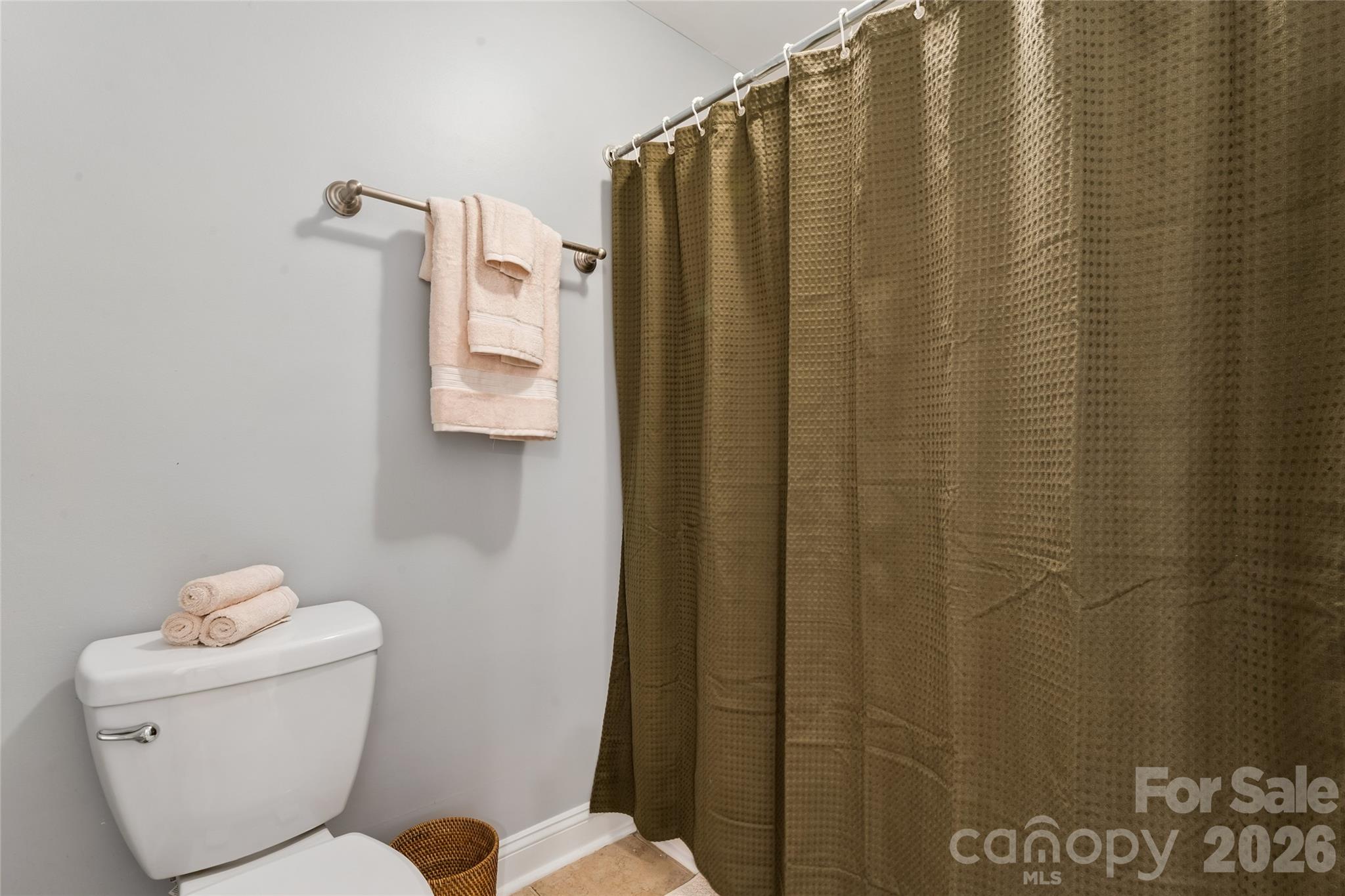 1806 Fairlawn Court Property Photo 23