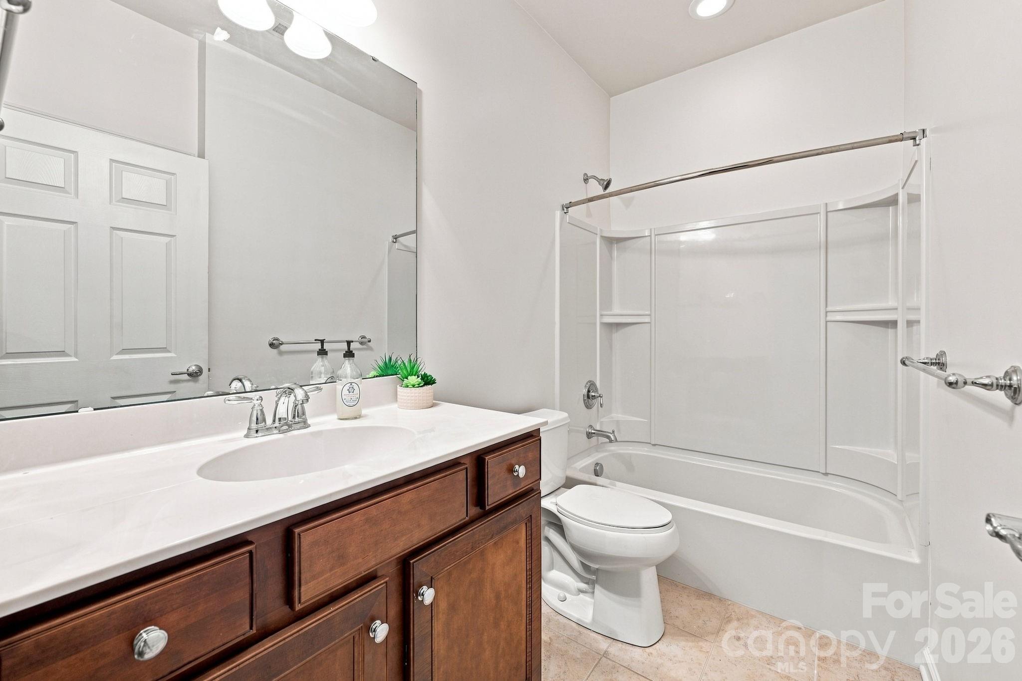 1040 Mesa Verde Drive Property Photo 23