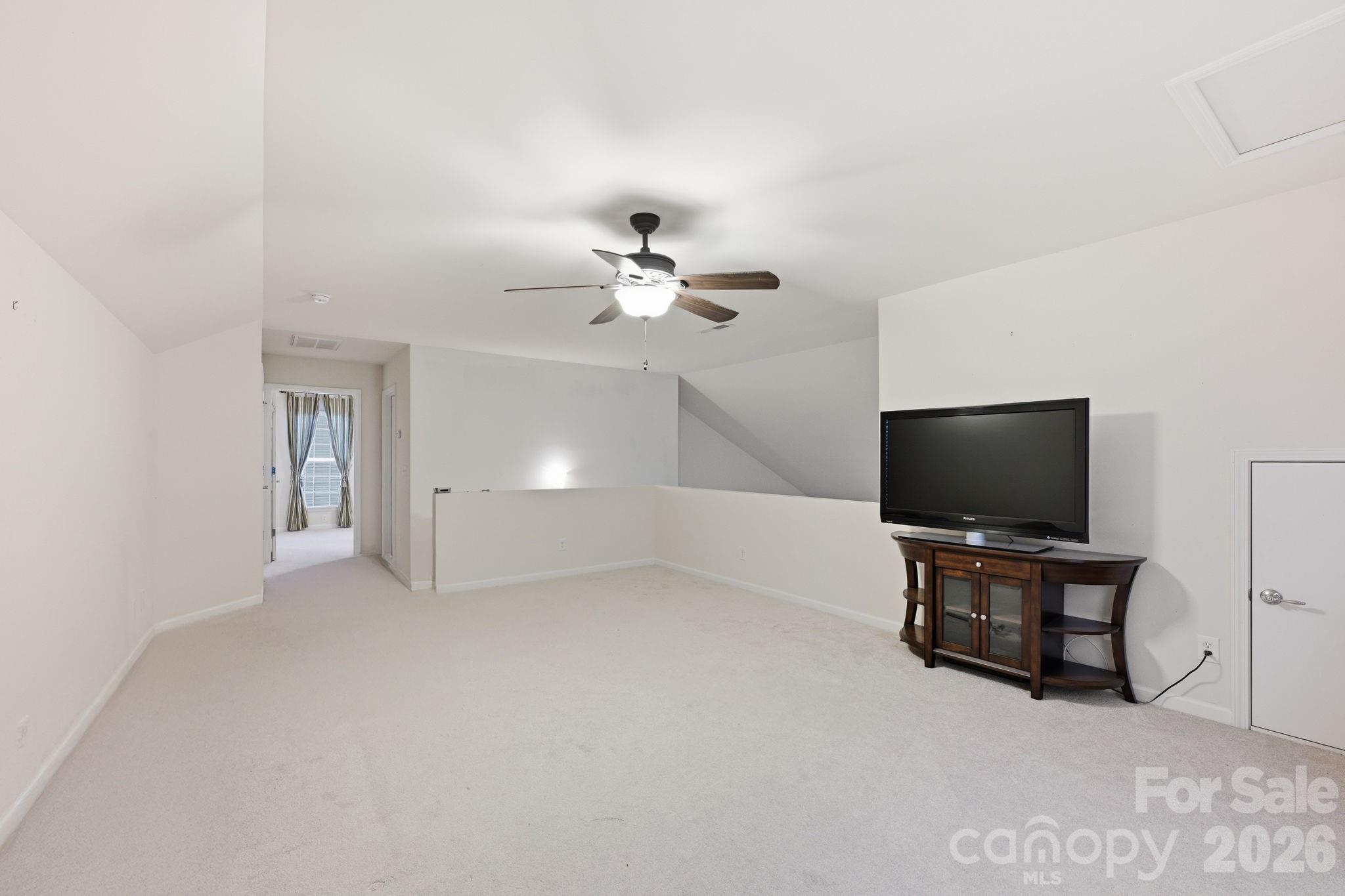 1040 Mesa Verde Drive Property Photo 25