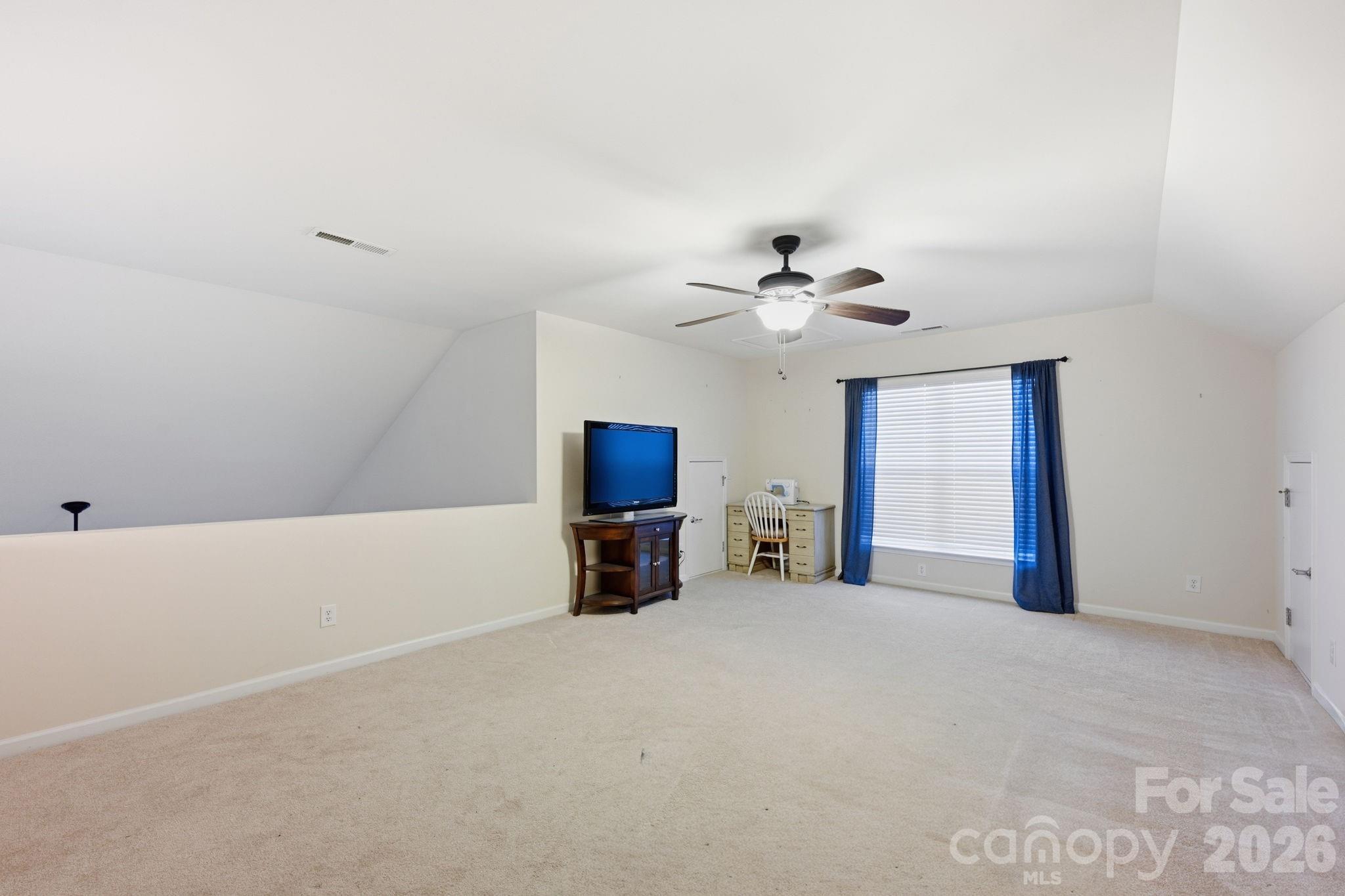 1040 Mesa Verde Drive Property Photo 26