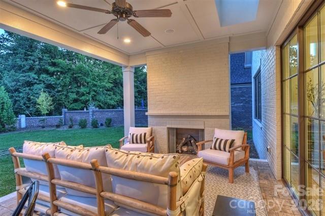 16117 Halle Marie Circle Property Photo 6