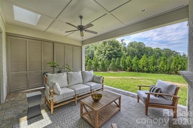 16117 Halle Marie Circle Property Photo 7