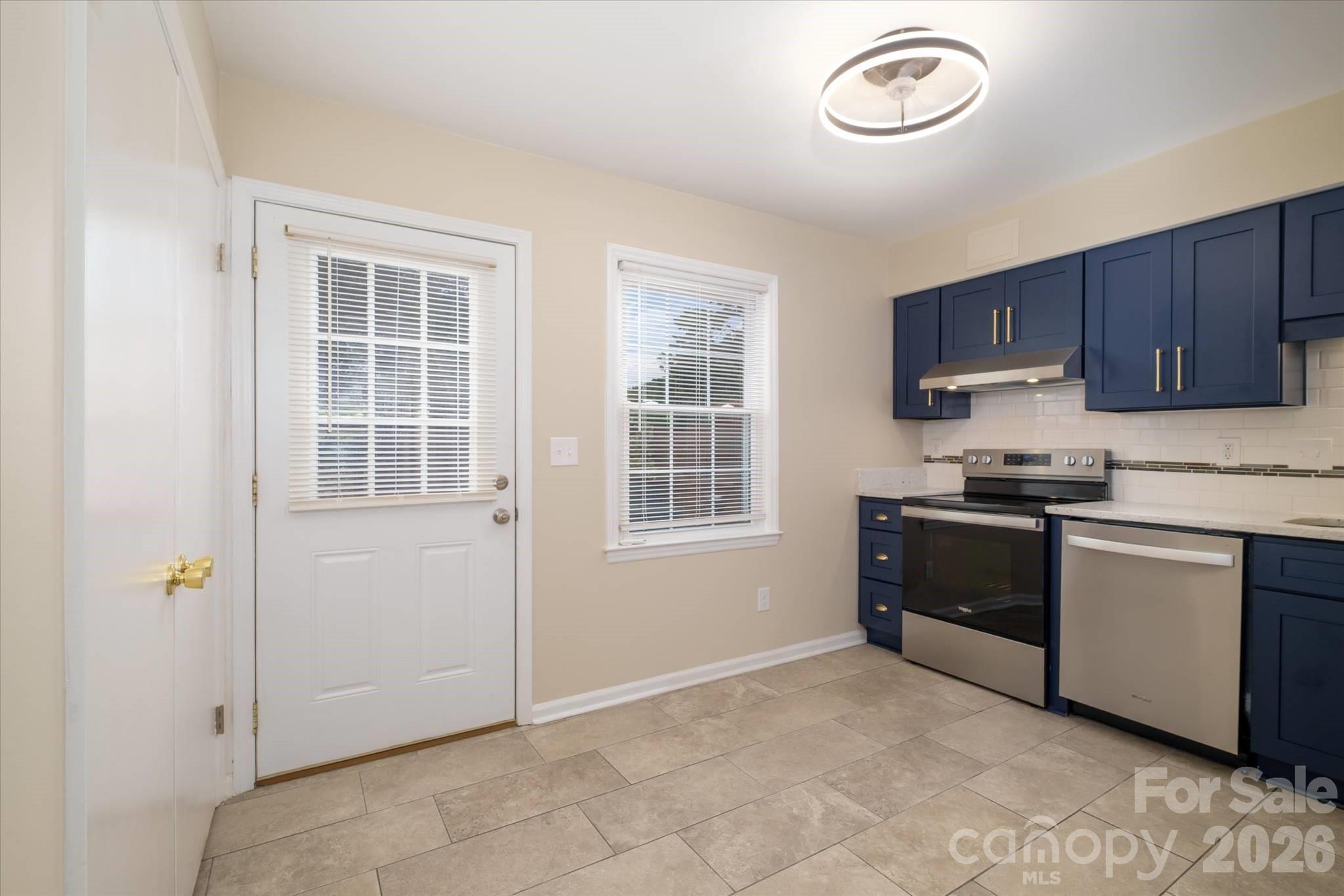 6810 Farmingdale Drive D Property Photo 4