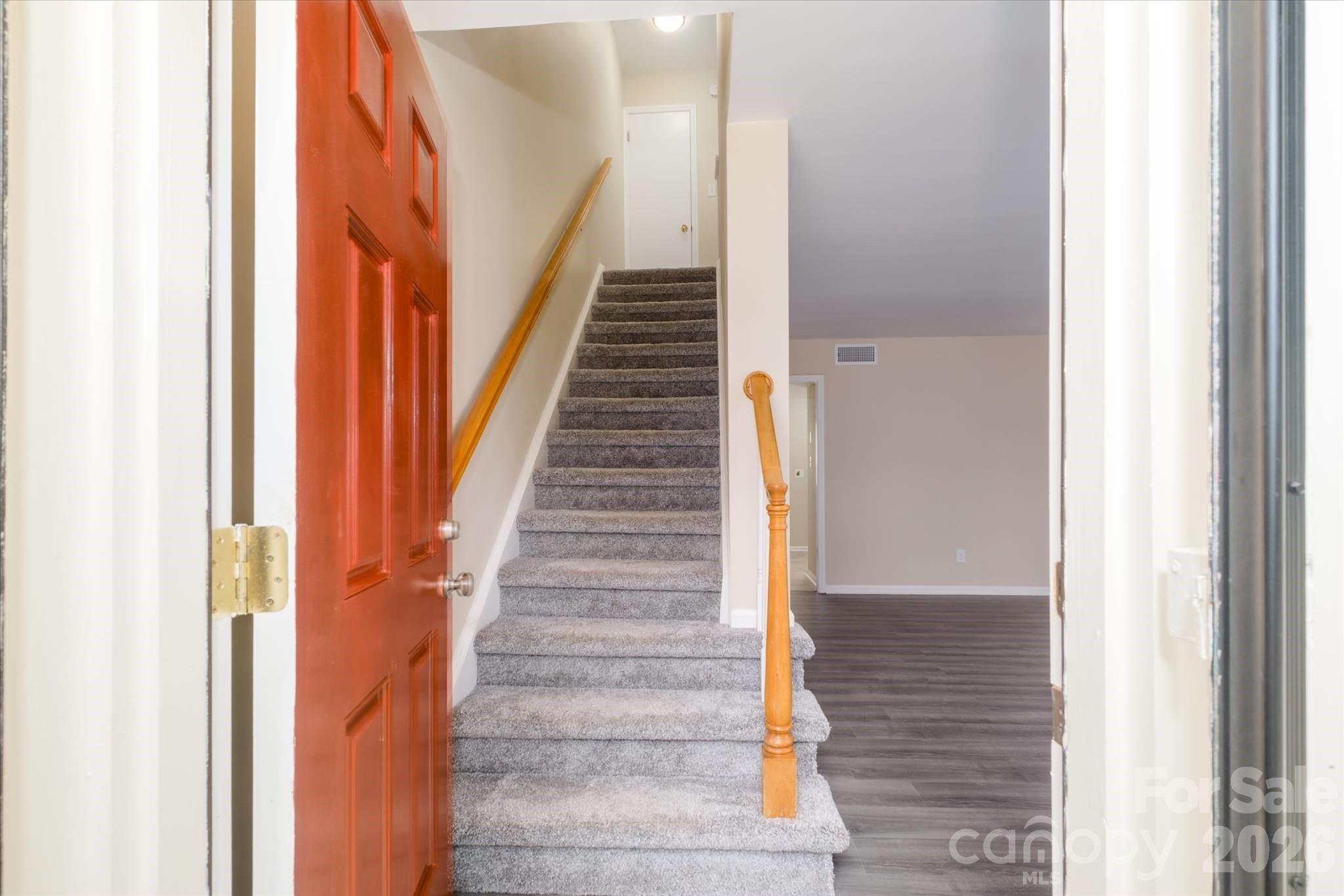 6810 Farmingdale Drive D Property Photo 7