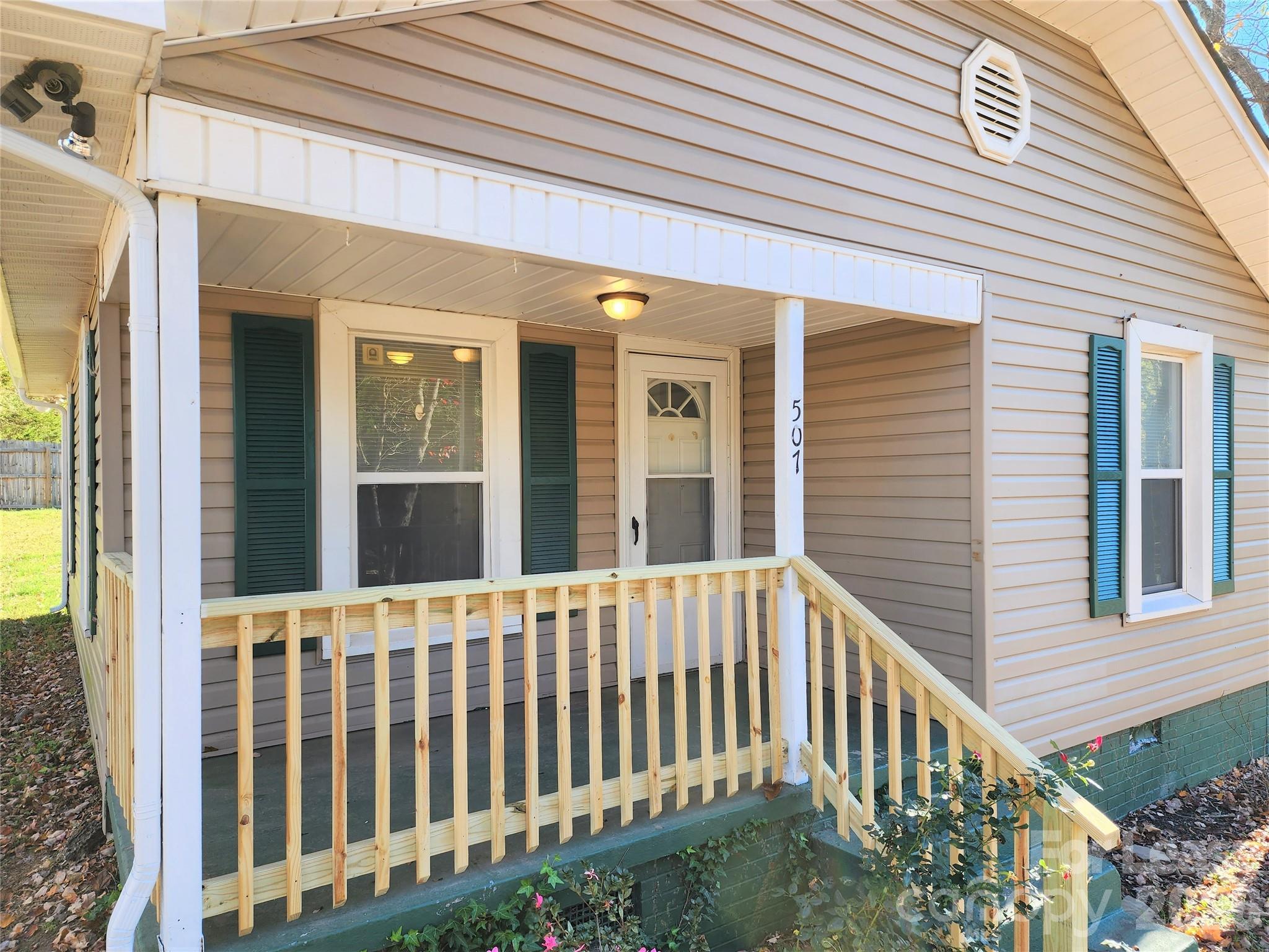 507 S Vance Street Property Photo 2