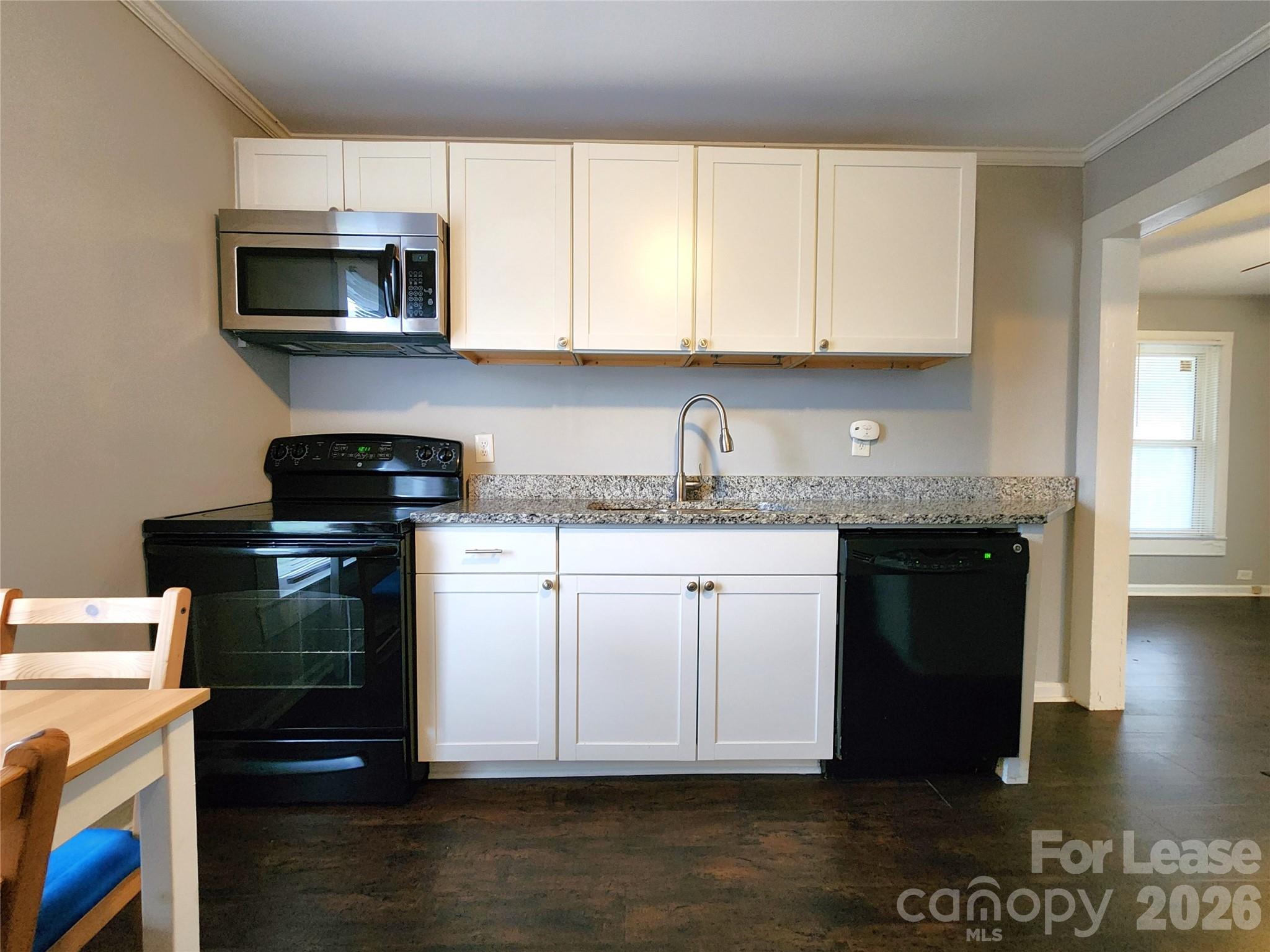 507 S Vance Street Property Photo 4