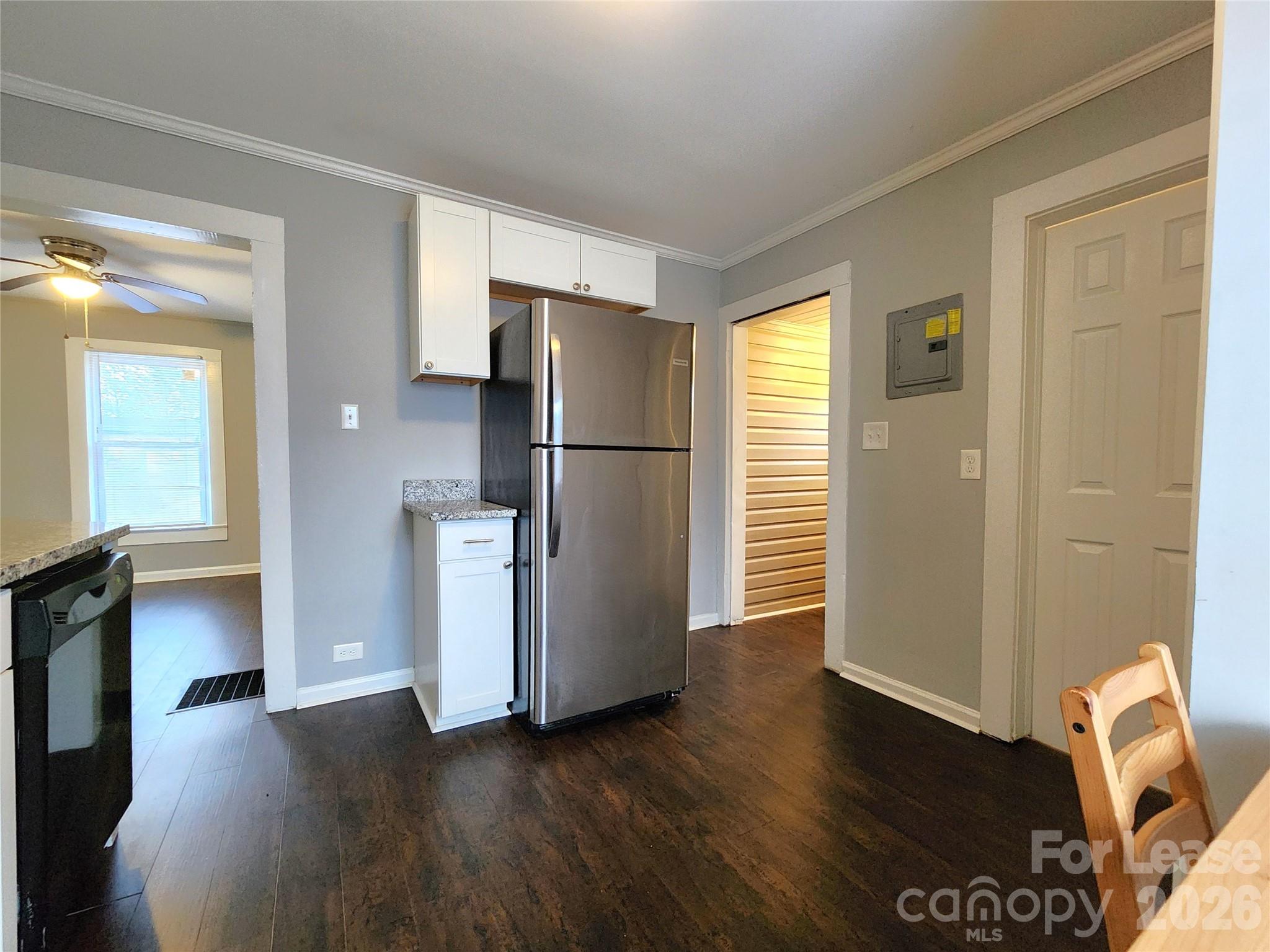 507 S Vance Street Property Photo 5