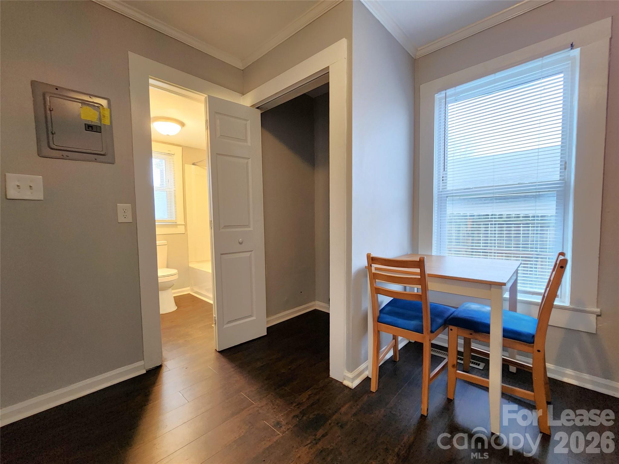 507 S Vance Street Property Photo 6