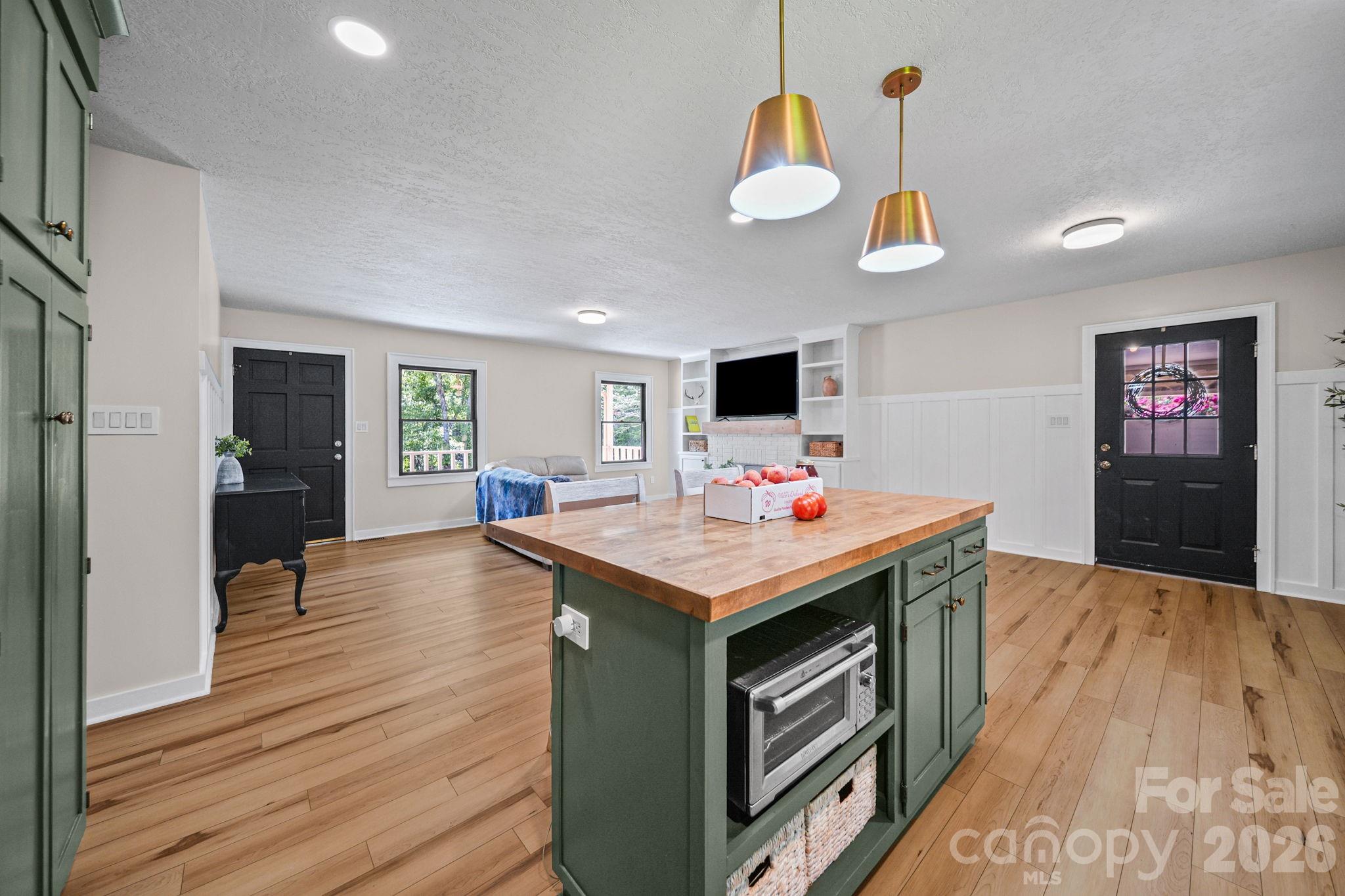 6643 Wards Gap Road Property Photo 7