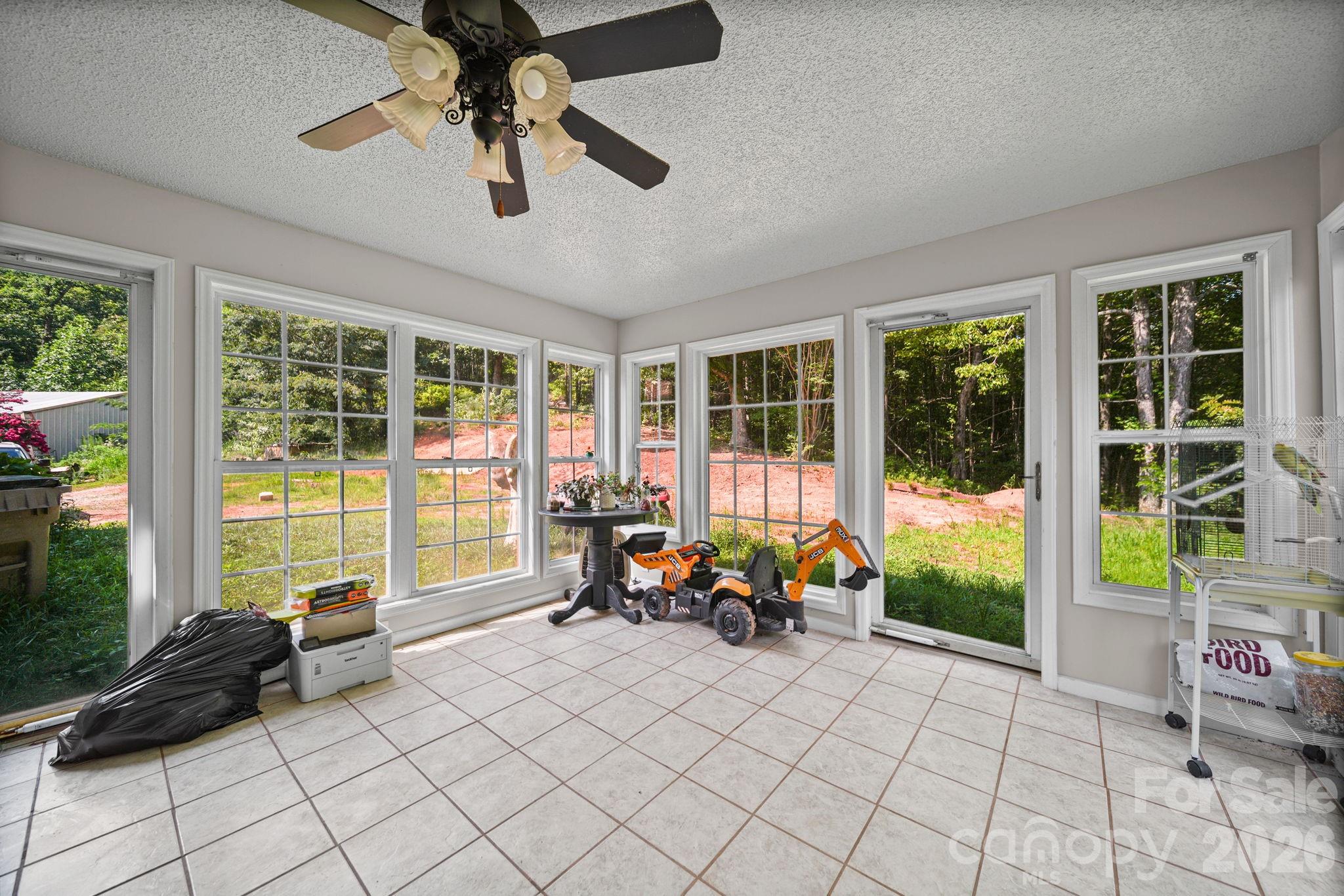 6643 Wards Gap Road Property Photo 15