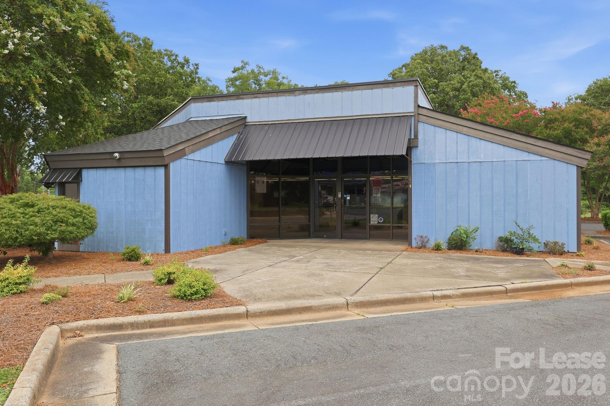 624 N Main Street Property Photo 1