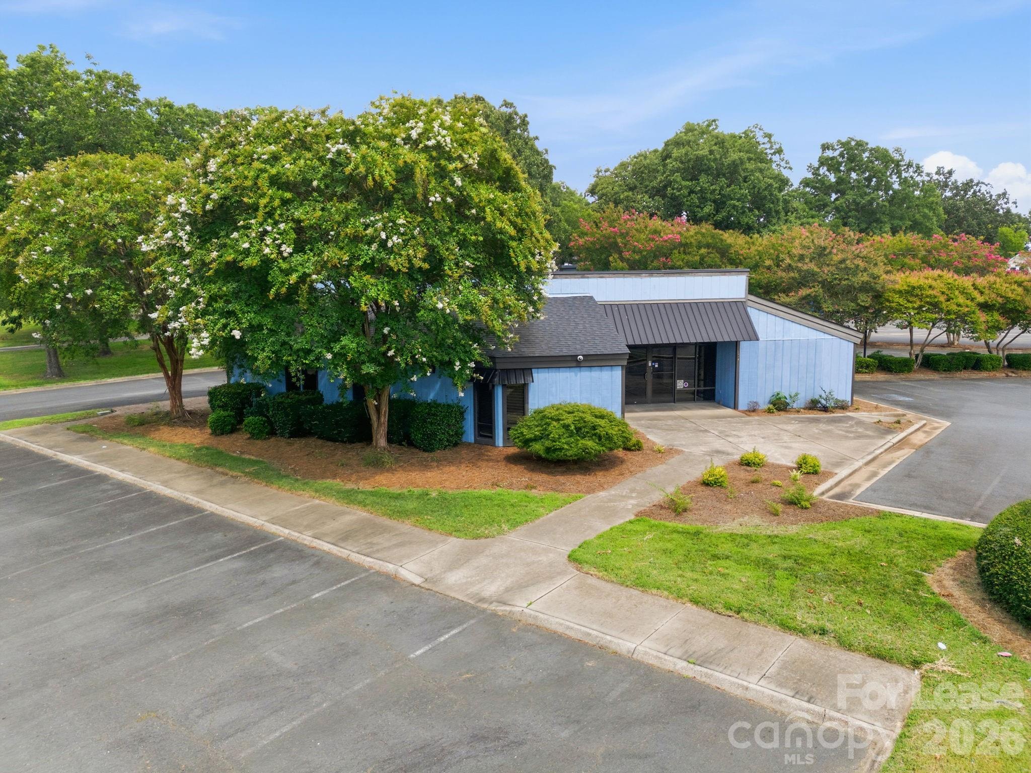 624 N Main Street Property Photo 10