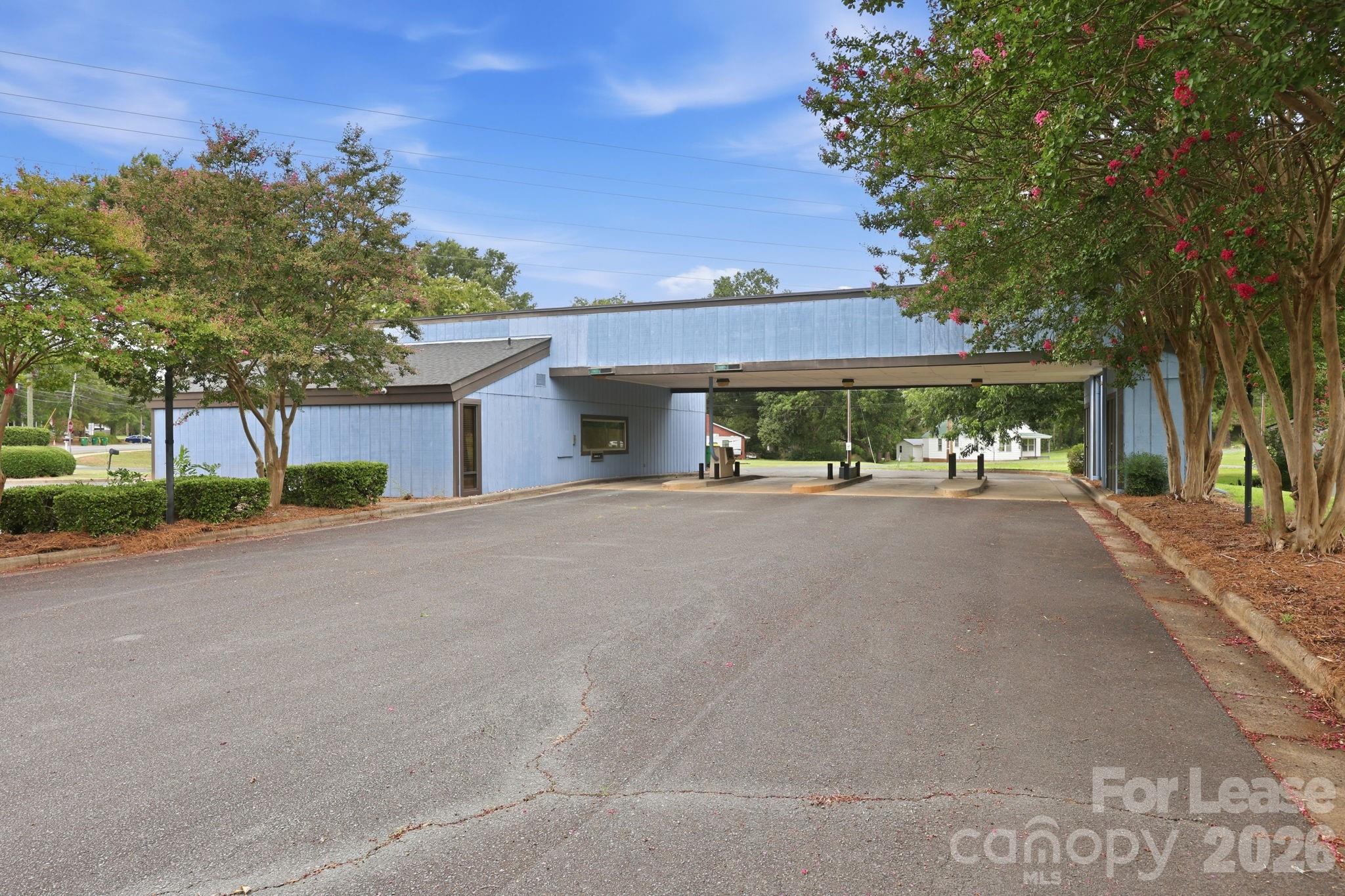 624 N Main Street Property Photo 14
