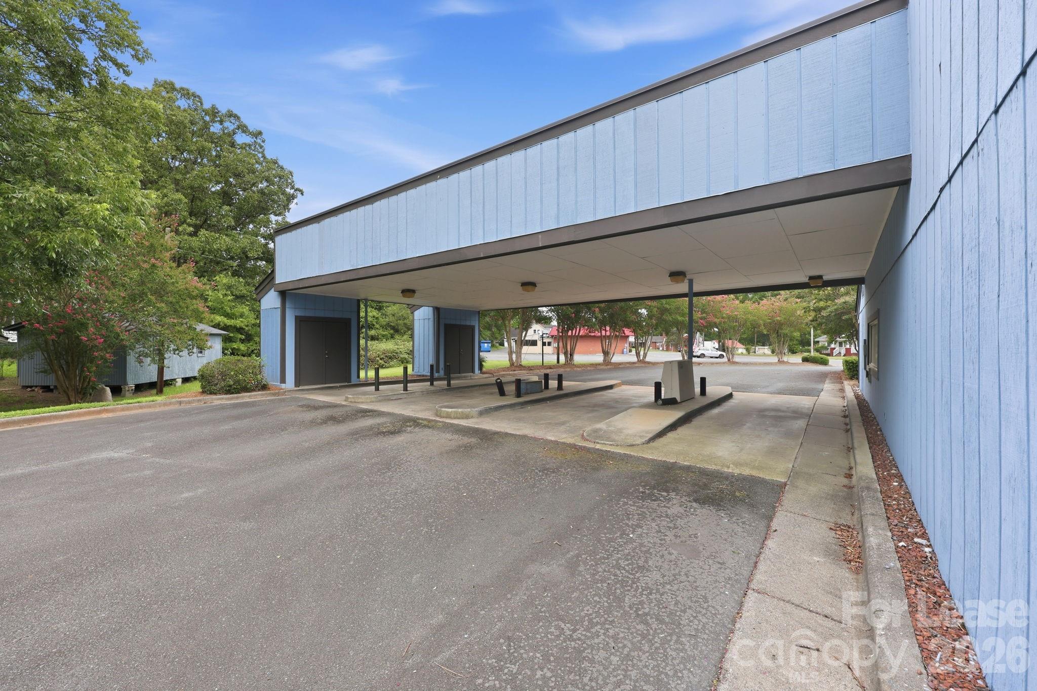 624 N Main Street Property Photo 17