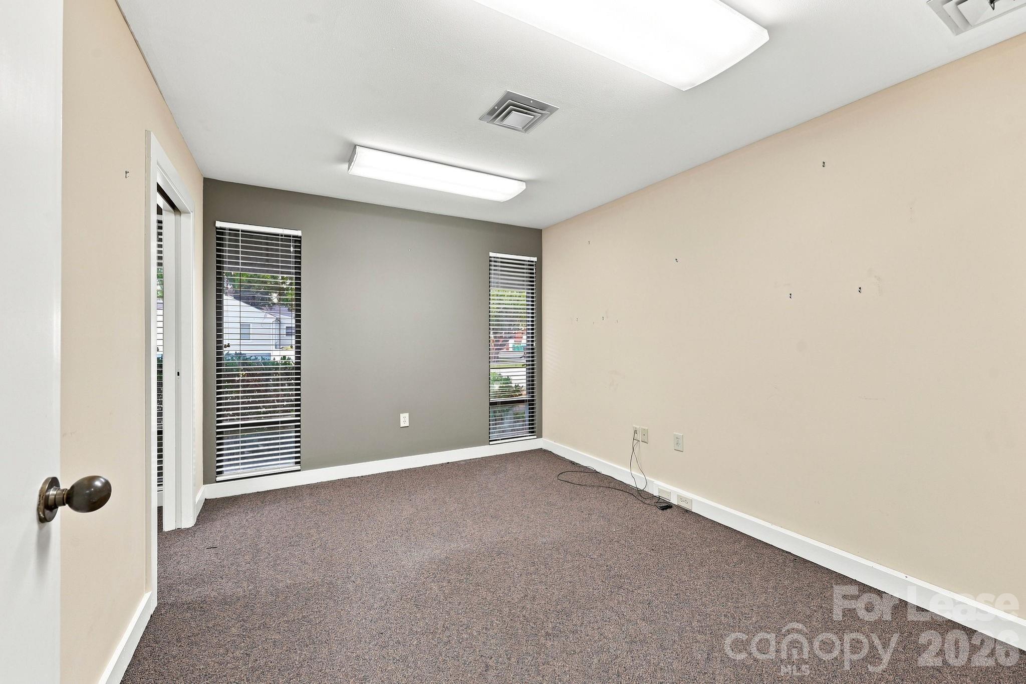624 N Main Street Property Photo 22