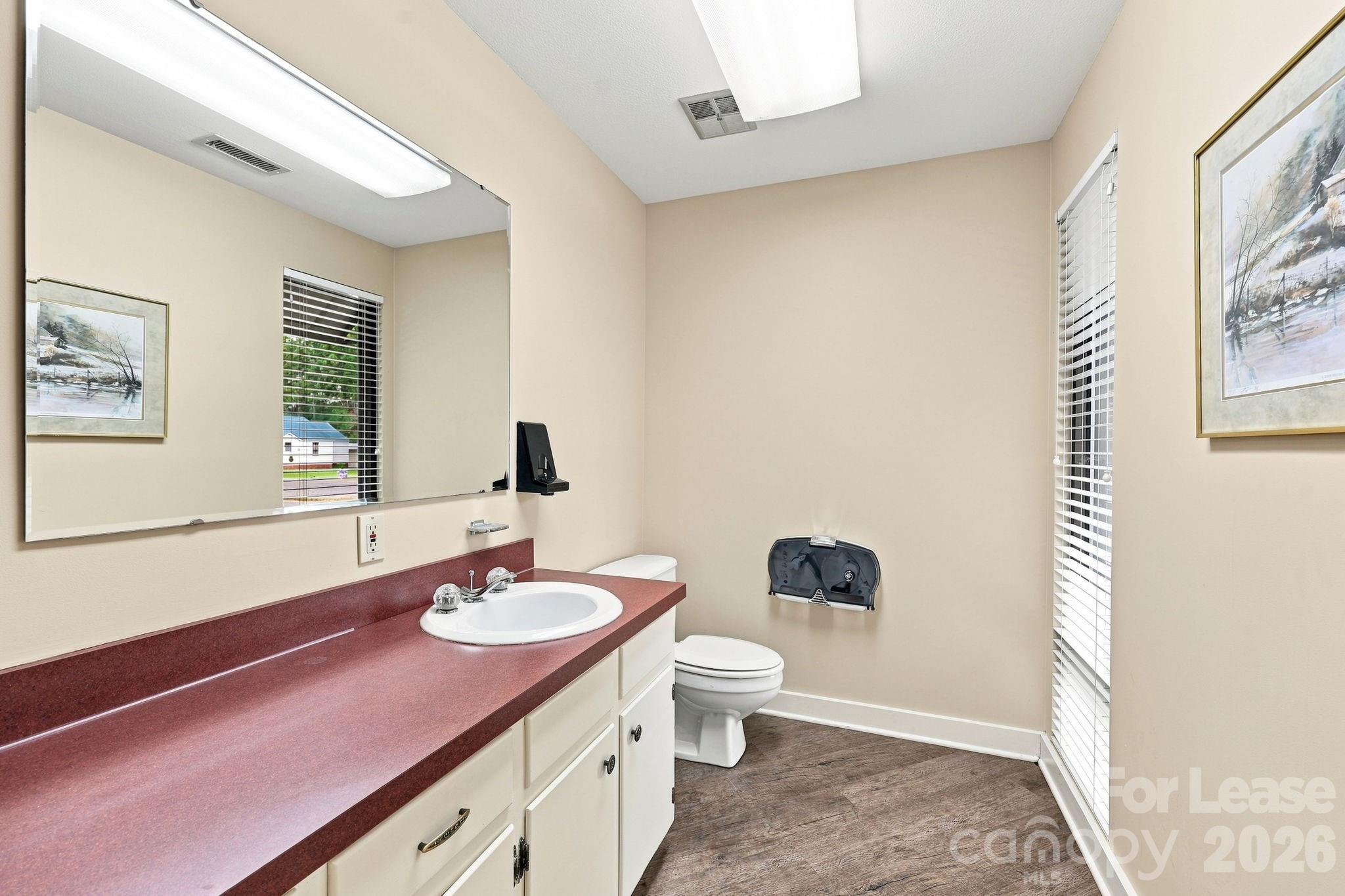 624 N Main Street Property Photo 26
