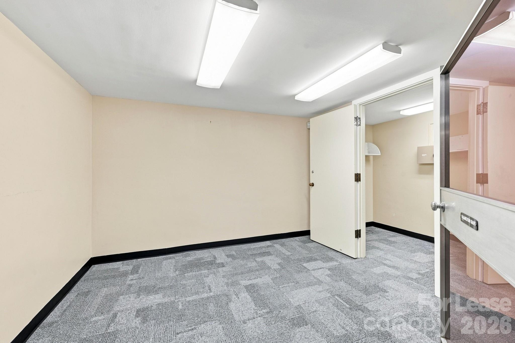 624 N Main Street Property Photo 34
