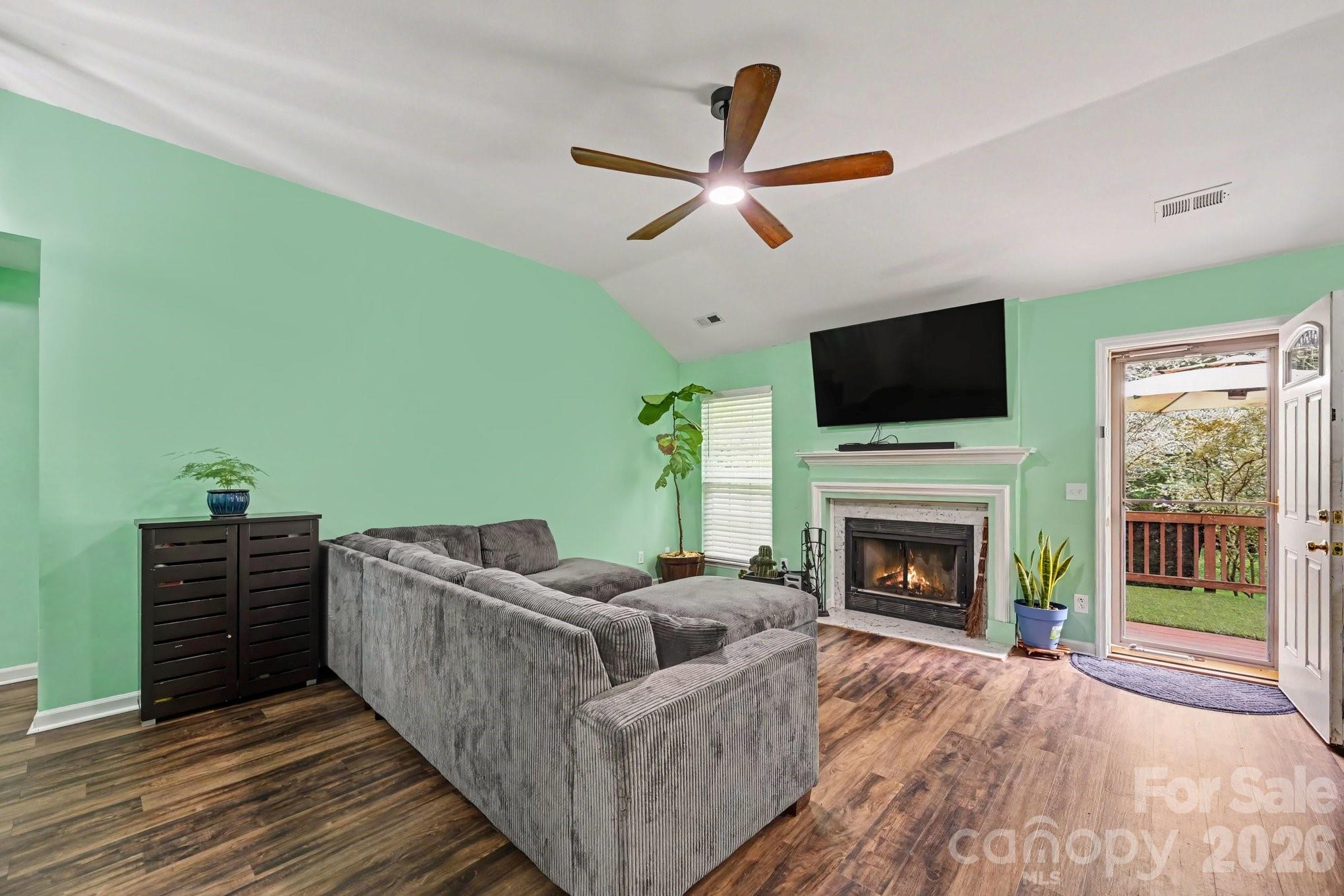 1906 Stonewyck Avenue 110 Property Photo 3