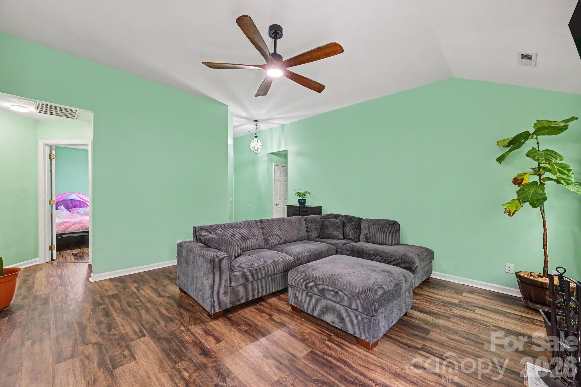 1906 Stonewyck Avenue 110 Property Photo 7